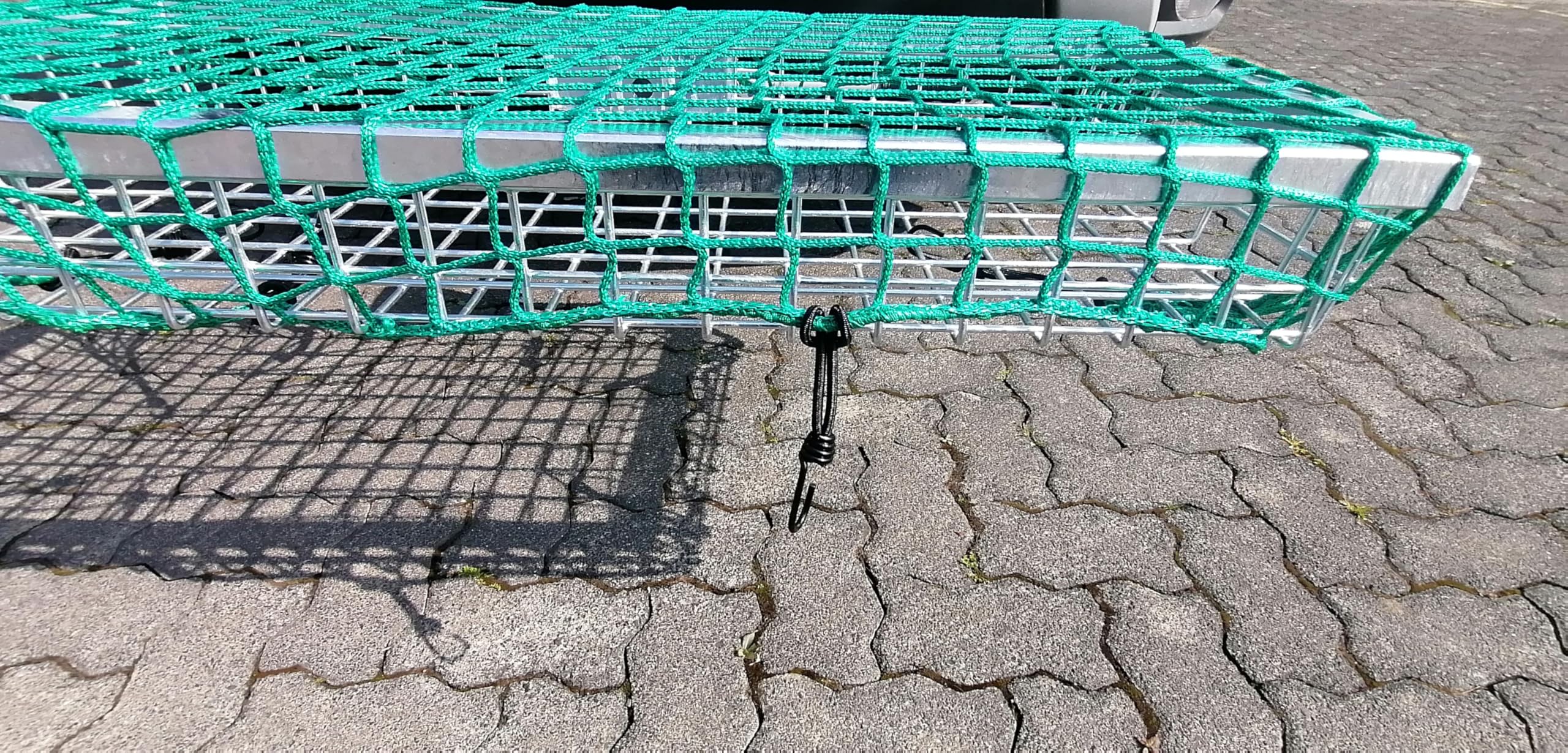 Heck-Pack Abdecknetz für Wildträger, Heckträger (1000 x 600 mm) - Gepäcknetz für Hecktransporter - Extrem reißfestes Netz zur Ladungssicherung - Inkl. 8 Spanngummis & S-Haken – Maschenweite 5cm