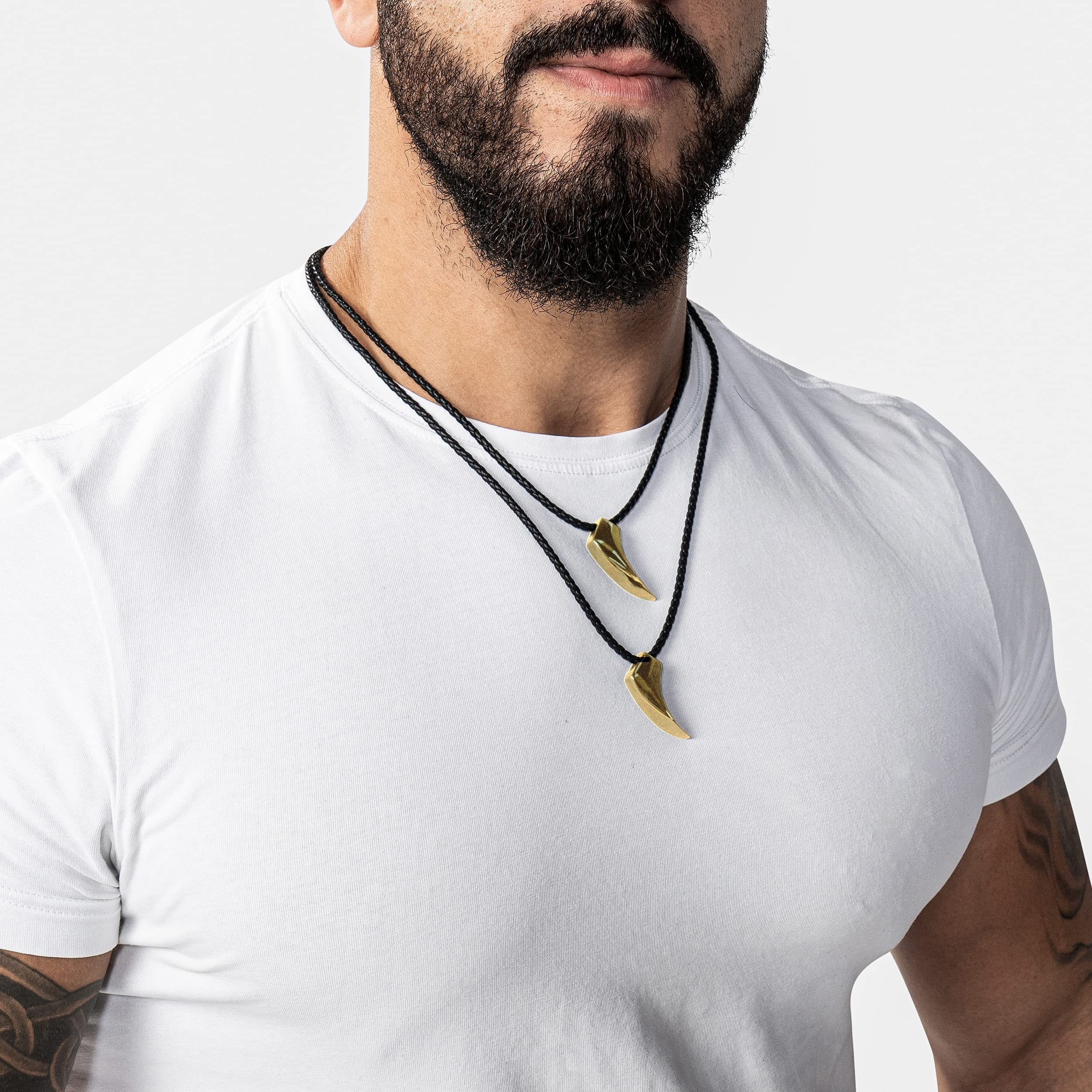 SERASAR Collier en Cuir Premium pour Hommes | Pendentif en Acier Inoxydable | Fermoir Sécurisé | Trois Couleurs | Boîte à Bijoux Inclus