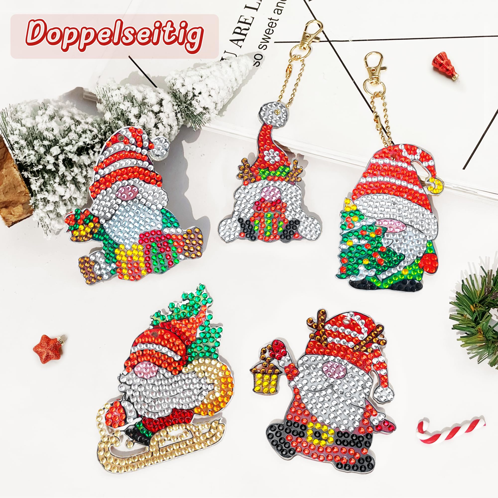 WLHFDC 12 Pezzi Diamond Painting Natale Portachiavi Bambini Adulti,Kit Diamond Painting 5D Fai da Te Ciondoli per Pittura,Ciondoli Natalizi Elementi di Babbo Natale per DIY Decorazioni Alberi di Nata