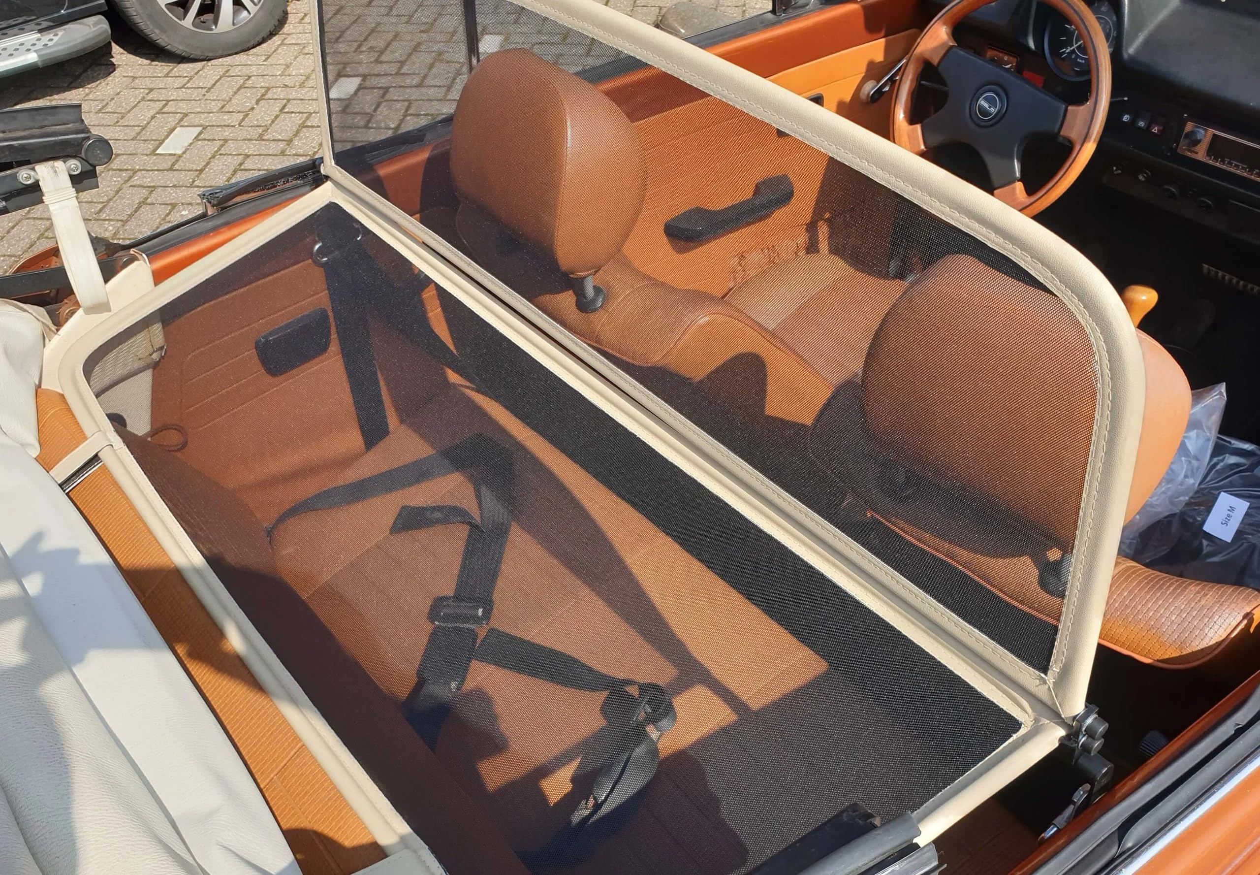 GermanTuningParts Déflecteur de Vent pour VW Coccinelle (1968-1979) - Pliable - avec Fermeture Rapide - Beige | Filet Anti-Remous Coupe | Déflecteur d'air