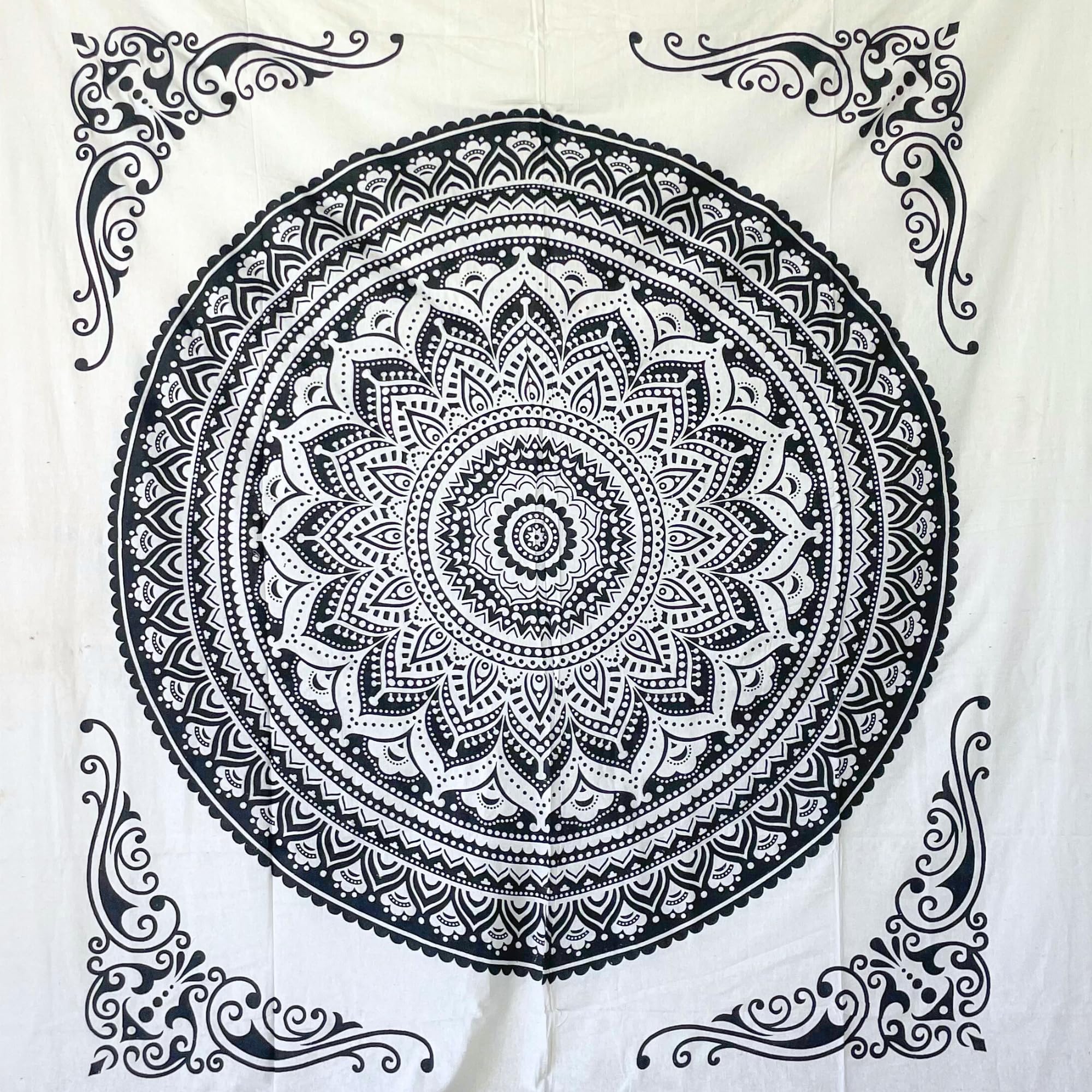 MOMOMUS Toalla Mandala de Playa Grande con Flecos o Toalla Grande para la Playa, XXL y Antiarena - Ideal como Manta, Esterilla o Pareo para Suelo - Negro, 210x240 cm