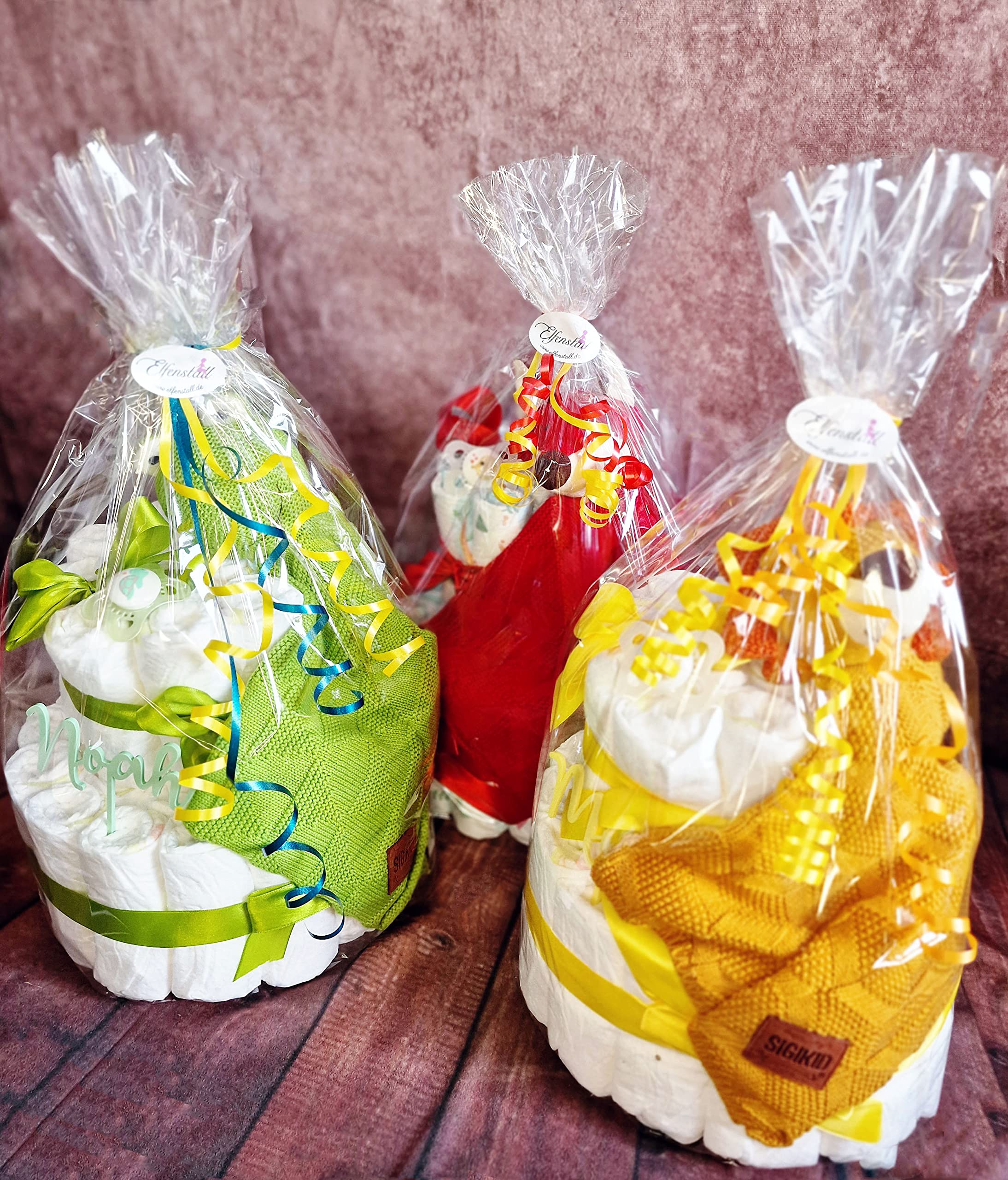 Windeltorte Pamperstorte mit Sigikid Strick-Schnuffeltuch personalisiert als Geschenk zur Geburt oder Taufe mit Namen des Babys Frosch (grün)