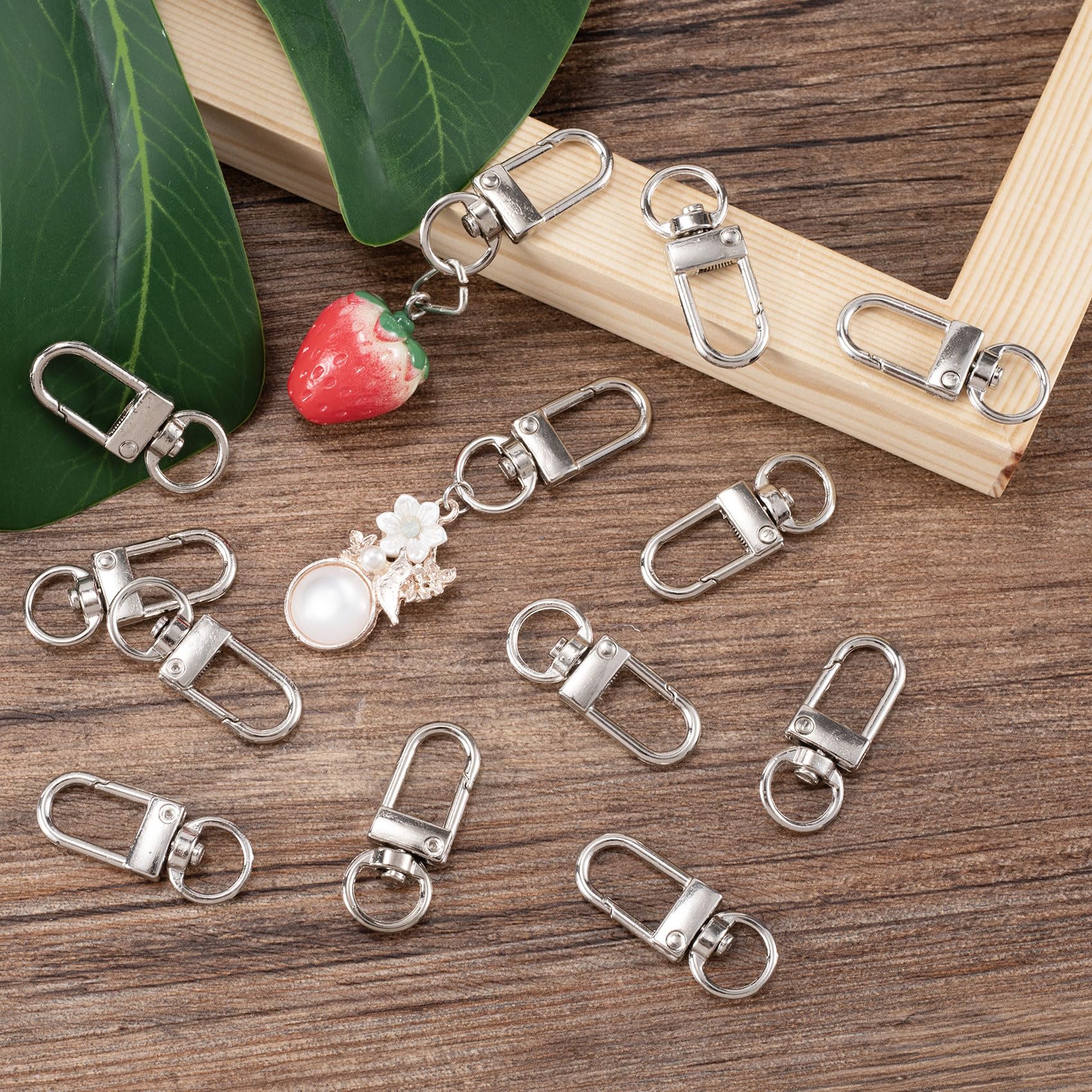 EURO96 イングランド大会のメダルキーホルダー3個セットです EURO96 イングランド大会のメダルキーホルダー3個セットです EURO96