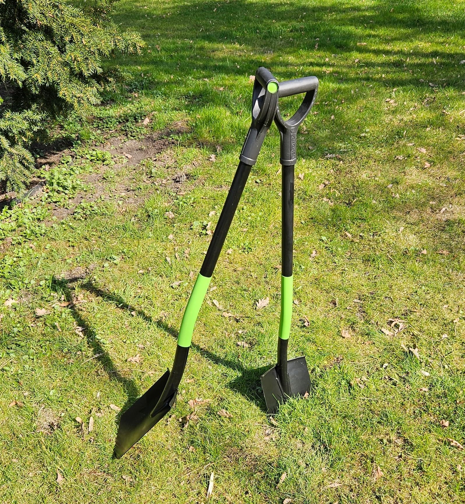 Mivos Runder Gärtnerspaten aus Gehärtetem Stahl - 110 cm - Gartenspaten mit Breite Trittkante - Grabspaten mit Ergonomischem Stiel und D-Griff - Hergestellt in der EU