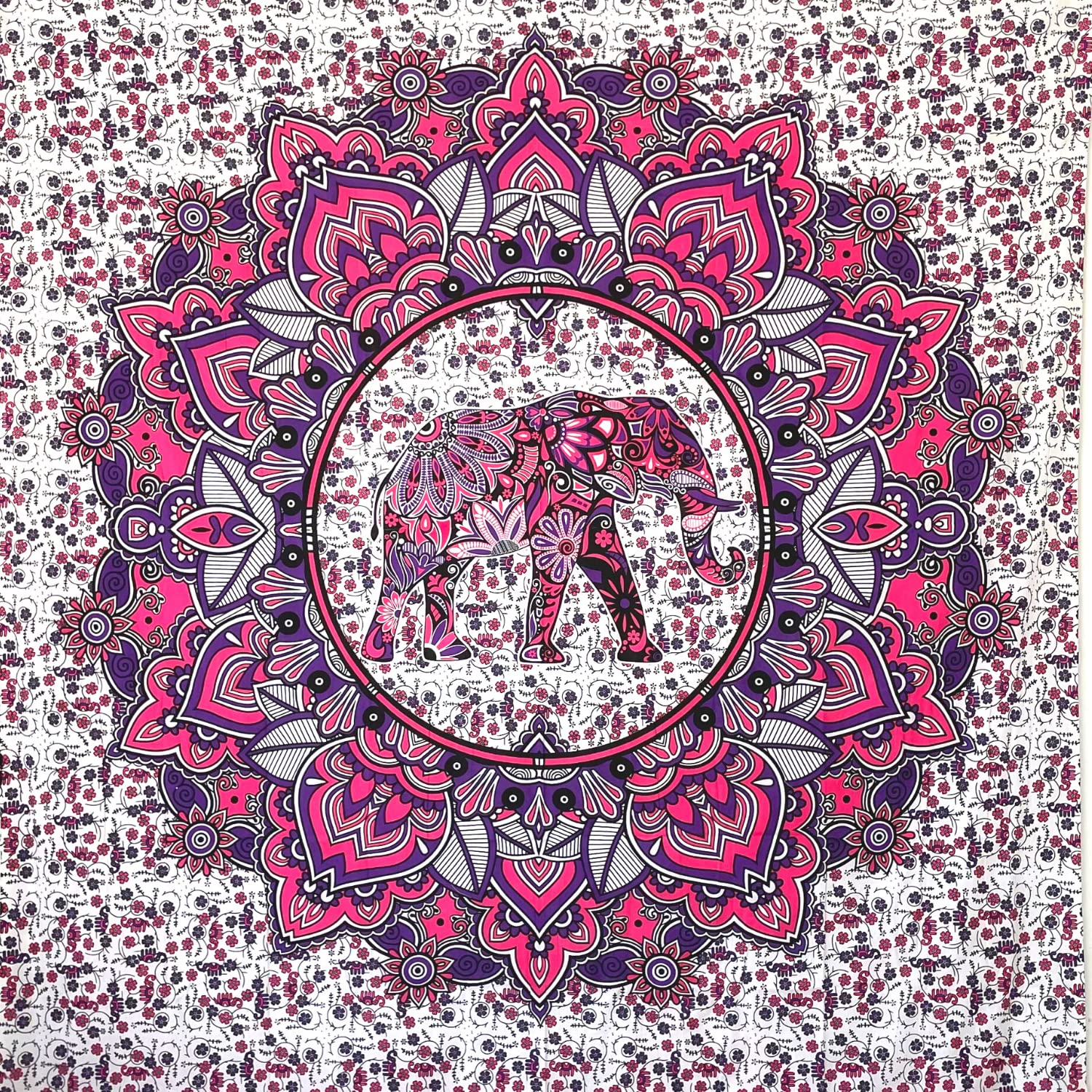 MOMOMUS MOMOMUS Toalla de Playa Grande Antiarena - Pareo Gigante XXL con Motivo Mandala - A Modo de Fina Manta de Pícnic para la Playa o Alfombra Ligera sin Arena - Lila, 210 x 230 cm