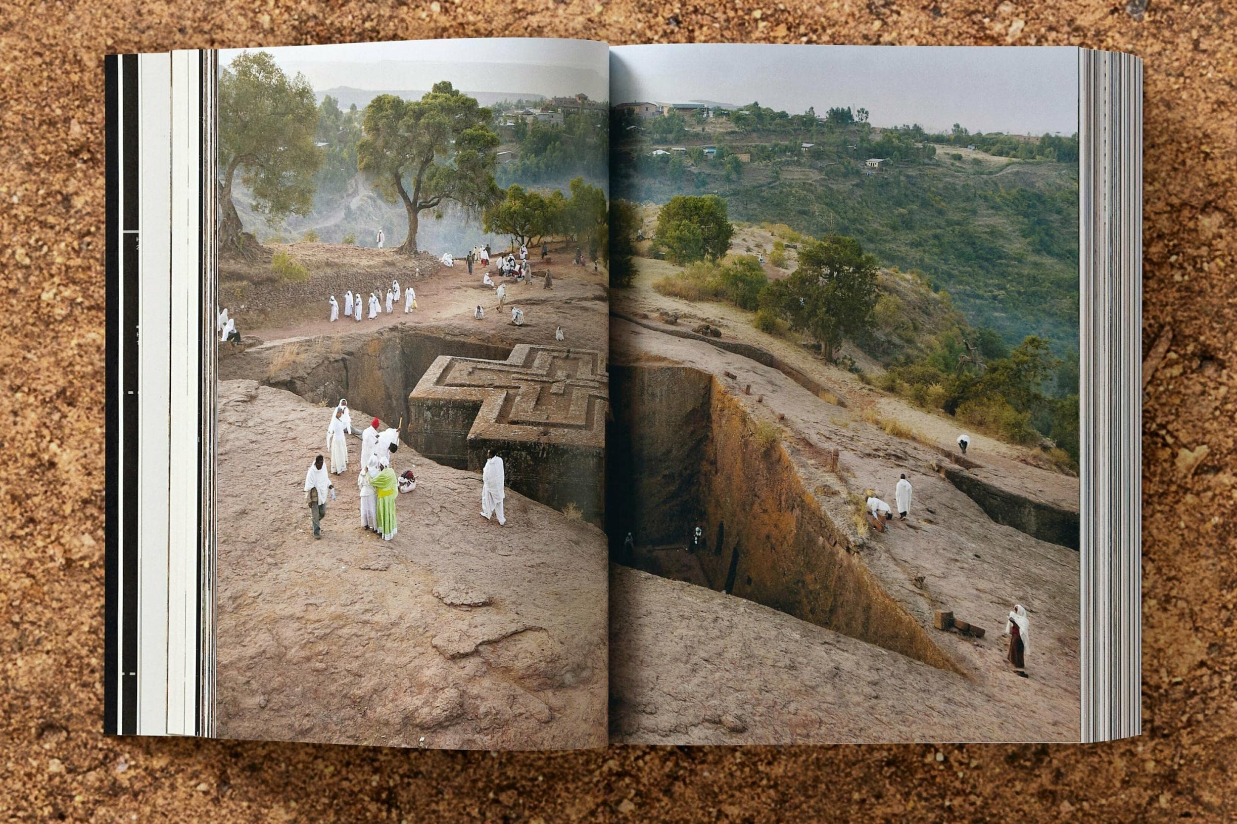 Bjarne Mastenbroek. Dig it! Building Bound to the Ground (Varia)