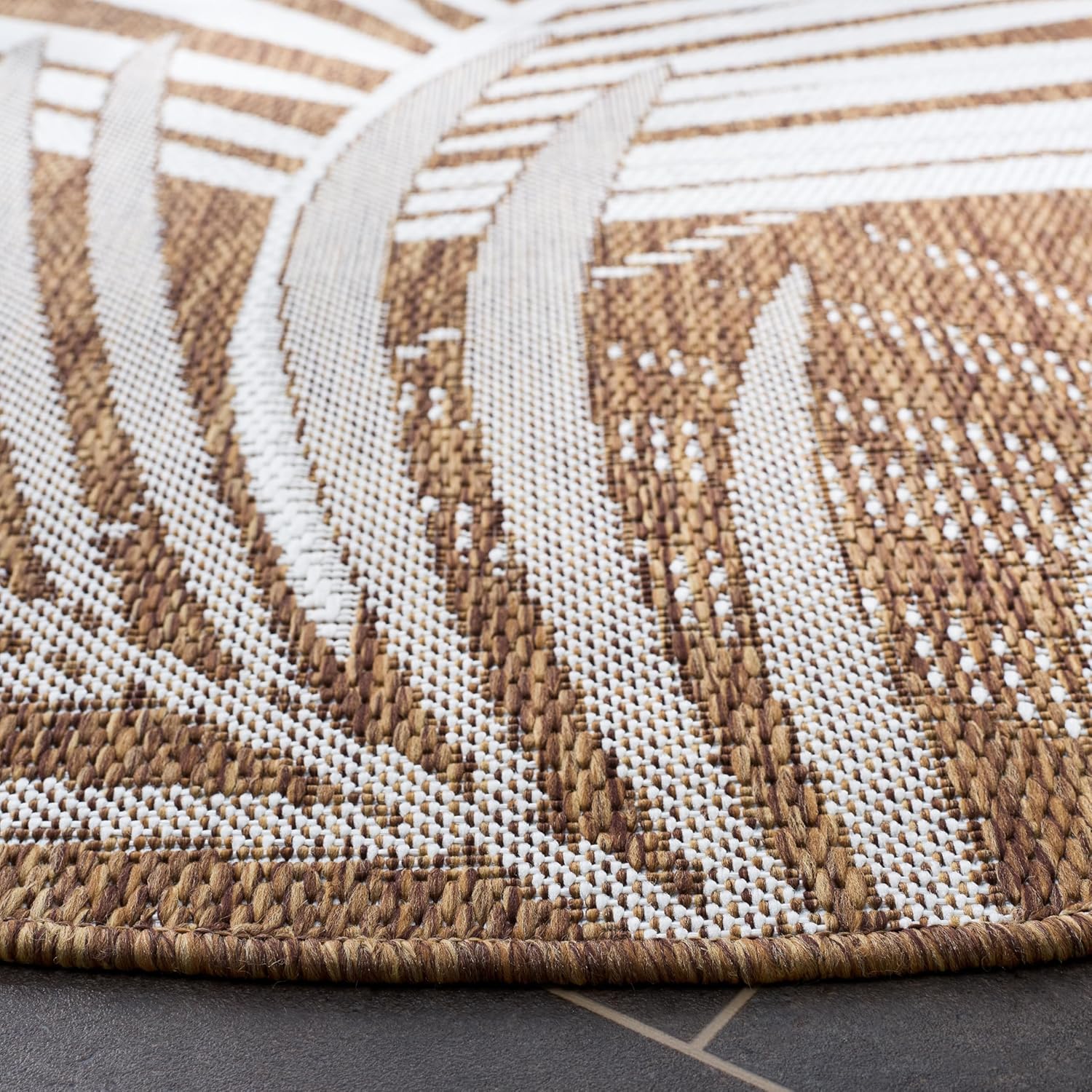 SAFAVIEH Washable Rug Outdoor Beach House Collection - 6'7" Round, Brown & Ivory, Non-Shedding & Easy to Clean, Ideal for Patio, Backyard, Deck, Kitchen, Mudroom (BHS264T)