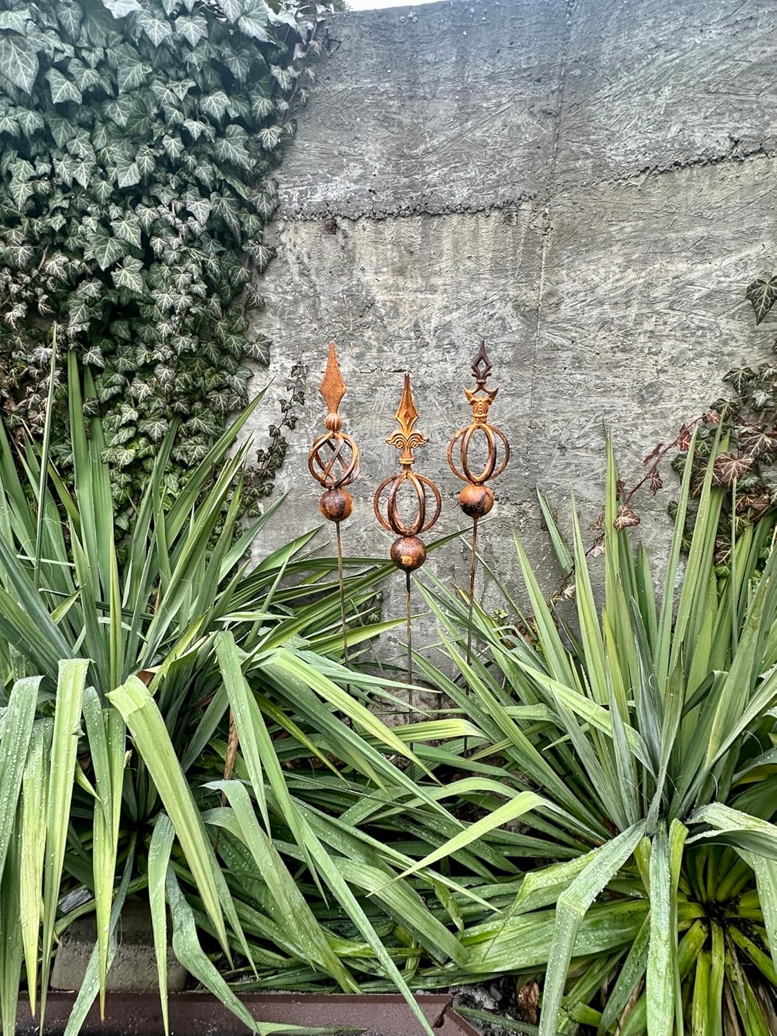 Rusty Metal Garden Finials – Handmade Rustic Stakes for Outdoor Decoration and Unique Weathered Yard Art