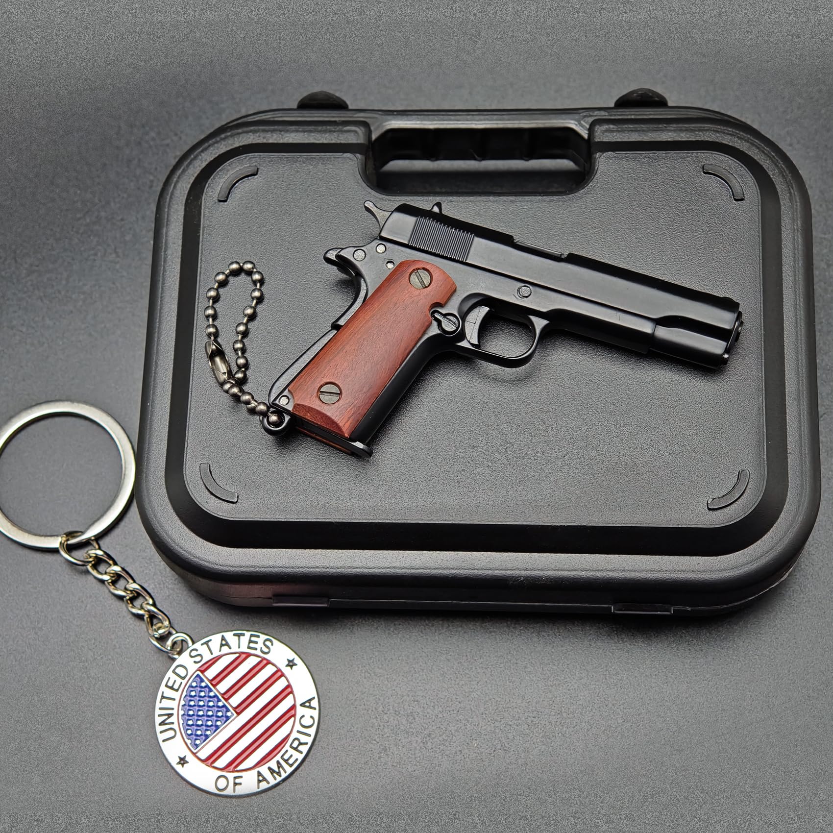 Mini-Schlüsselanhänger mit Pistolenform, kleiner Schlüsselanhänger, Pistolenform, cooler Schlüsselanhänger für Herren, Holzmaserung, schwarz, Einheitsgröße