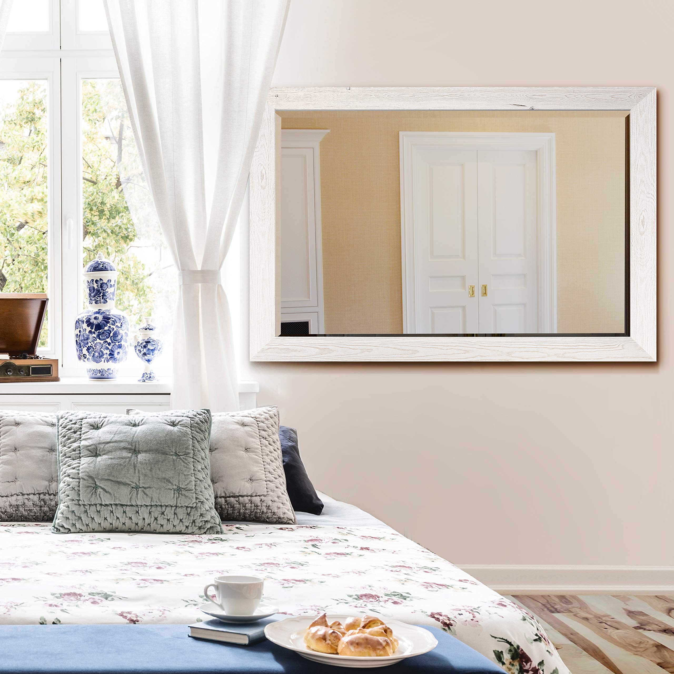 Vanity Barnwood lustro wiszące lub stojące, duże lustro podłogowe do sypialni, salonu lub łazienki, 104 x 74 cm - Brite White