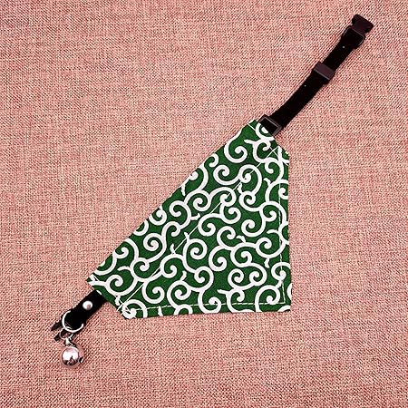 Amazon Tesss 犬バンダナ 唐草バンダナ 犬用 猫用 三角スカーフ ペットスカーフ おしゃれ かわいい ペット用品 三角 花柄 軽い 柔らかい 快適 バンダナ首輪 長さ調節可能 グリーン Tesss バンダナ 通販