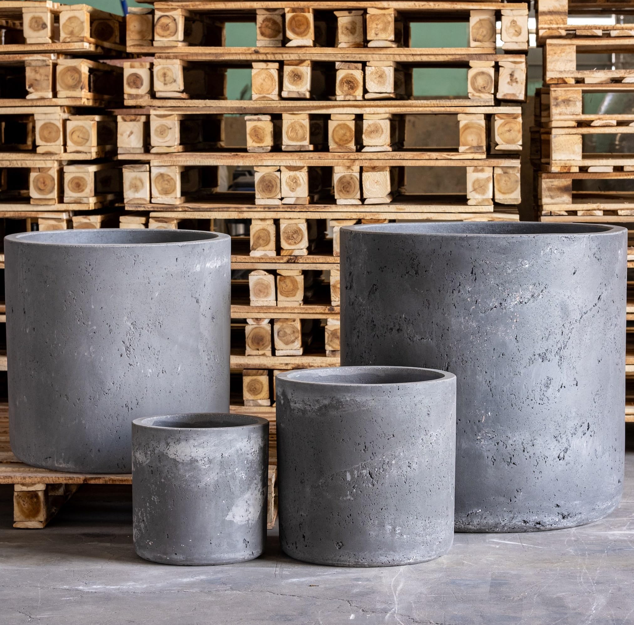 Jobu | 40cm Medium Cylinder Planter for Herbs and Patio Plants - 34 L Aurella - Onyx Dusk (Charcoal Black Grey)