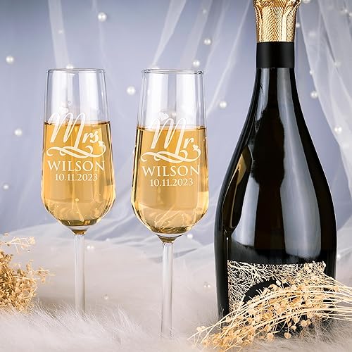 Miniatura 4 de Personalized Wedding Champagne Flutes for Bride and Groom - Set of 2, 9 Designs - Champagne Glasses for Engagement with Last Name and Date, Mr & Mrs