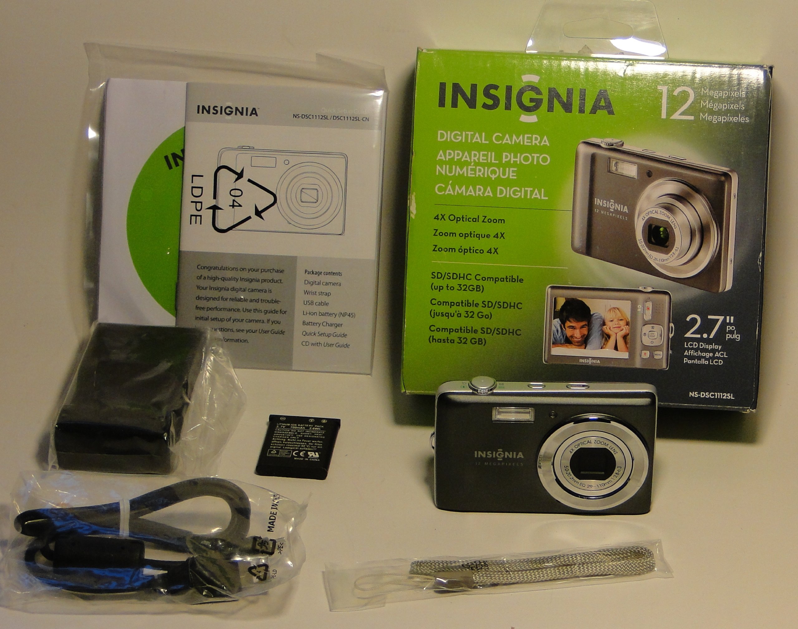 【美品】INSIGNIA NS-DSC1112 コンデジ レトロ Amazon.com: Insignia NS-DSC1112SL Cámara Digital de 12.0 MP 4 X