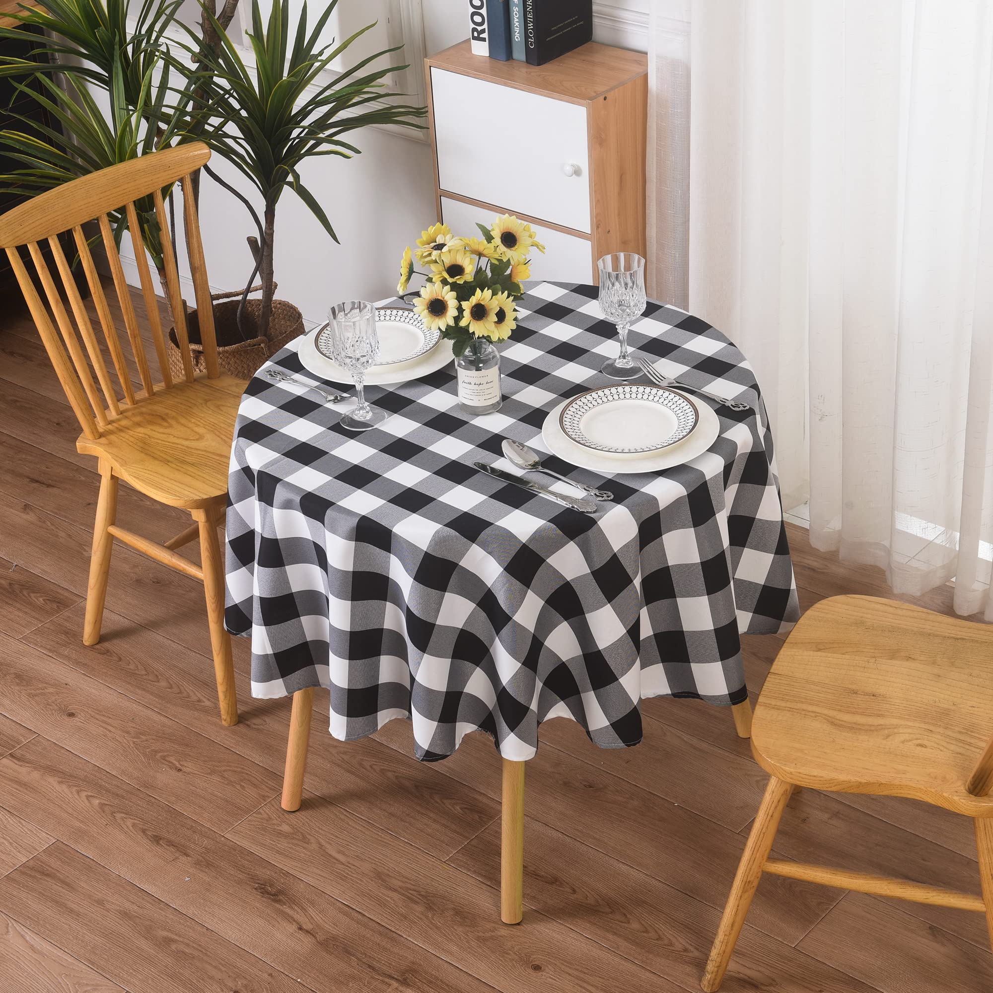 2 Pack Waterproof Polyester Fabic Round Checkered Tablecloth，60 Outdoor table cloth，Oil stain prevention Table Cloth for Pinics and Parties（Black and White）