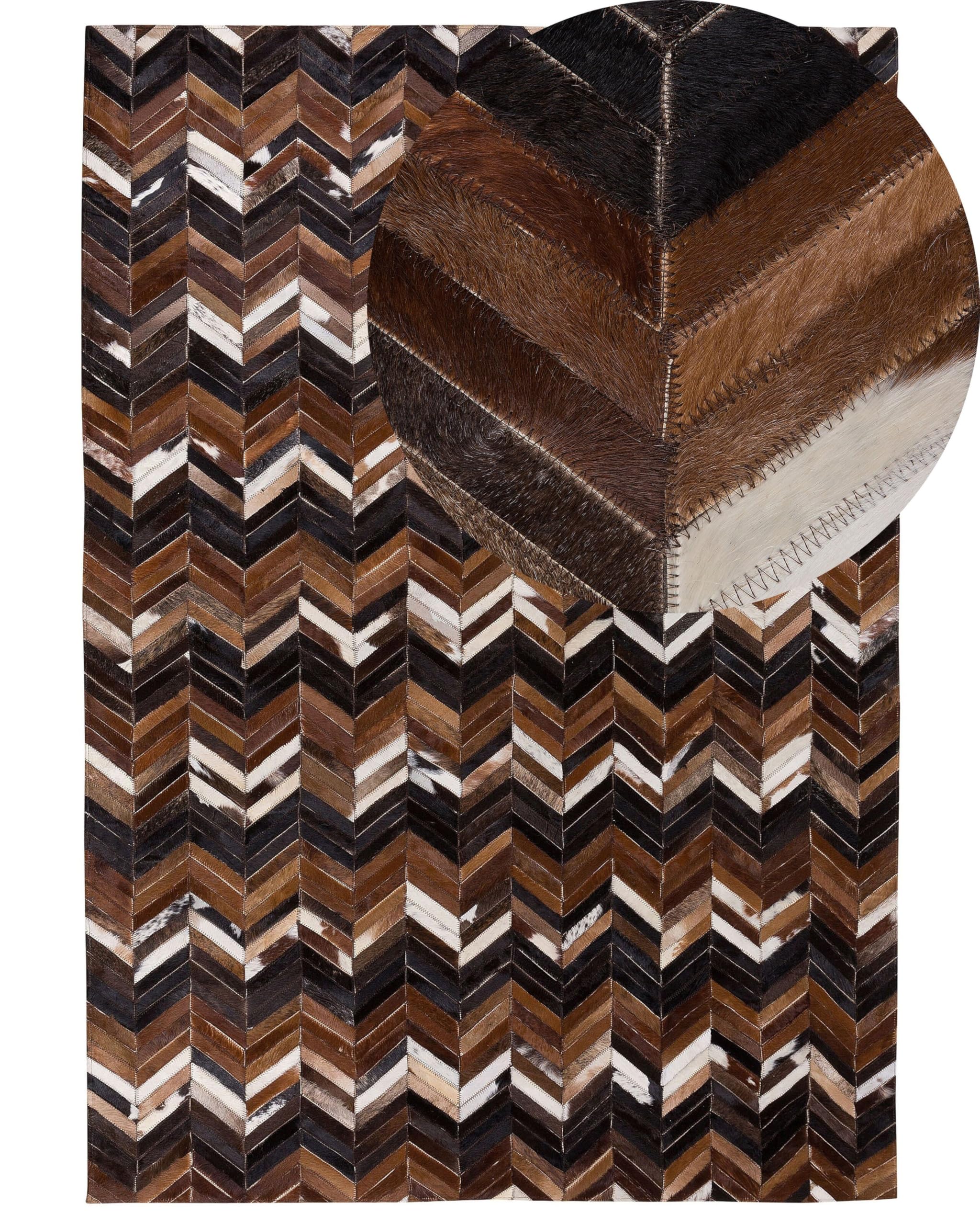 Beliani Teppich Kuhfell braun 160 x 230 cm Zickzack Muster Echtleder Patchwork Balat