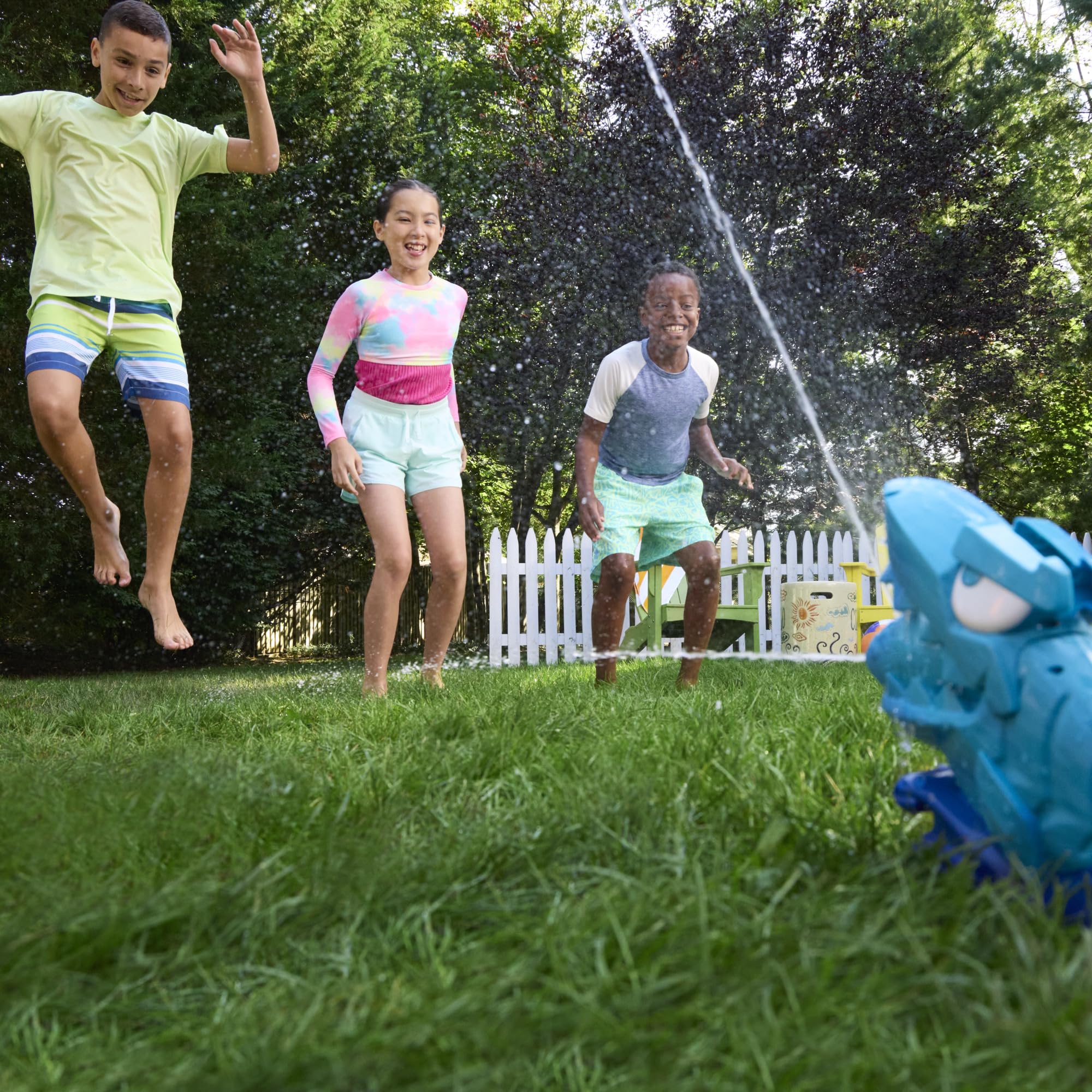 Zabawka wodna Nerf Super Soaker Hop & Chomp, polewanie strumieniami wody, kłapiąca szczęka, podłączanie do węża ogrodowego, zabawki dla dzieci do wodnej zabawy poza domem, wiek: od 3 lat