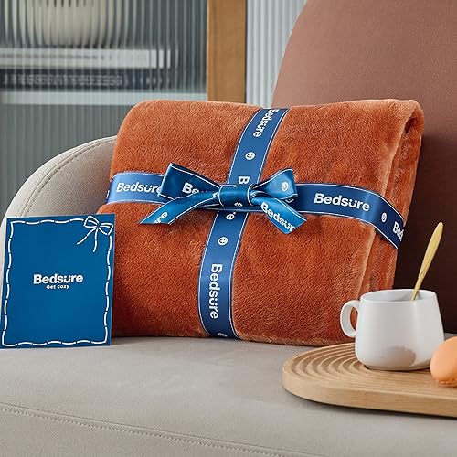 Miniatura 6 de Bedsure Manta de forro polar de 66 x 90 pulgadas, color naranja quemado, suave y ligera de 300 GSM, manta acogedora para cama, sofá, viajes, camping