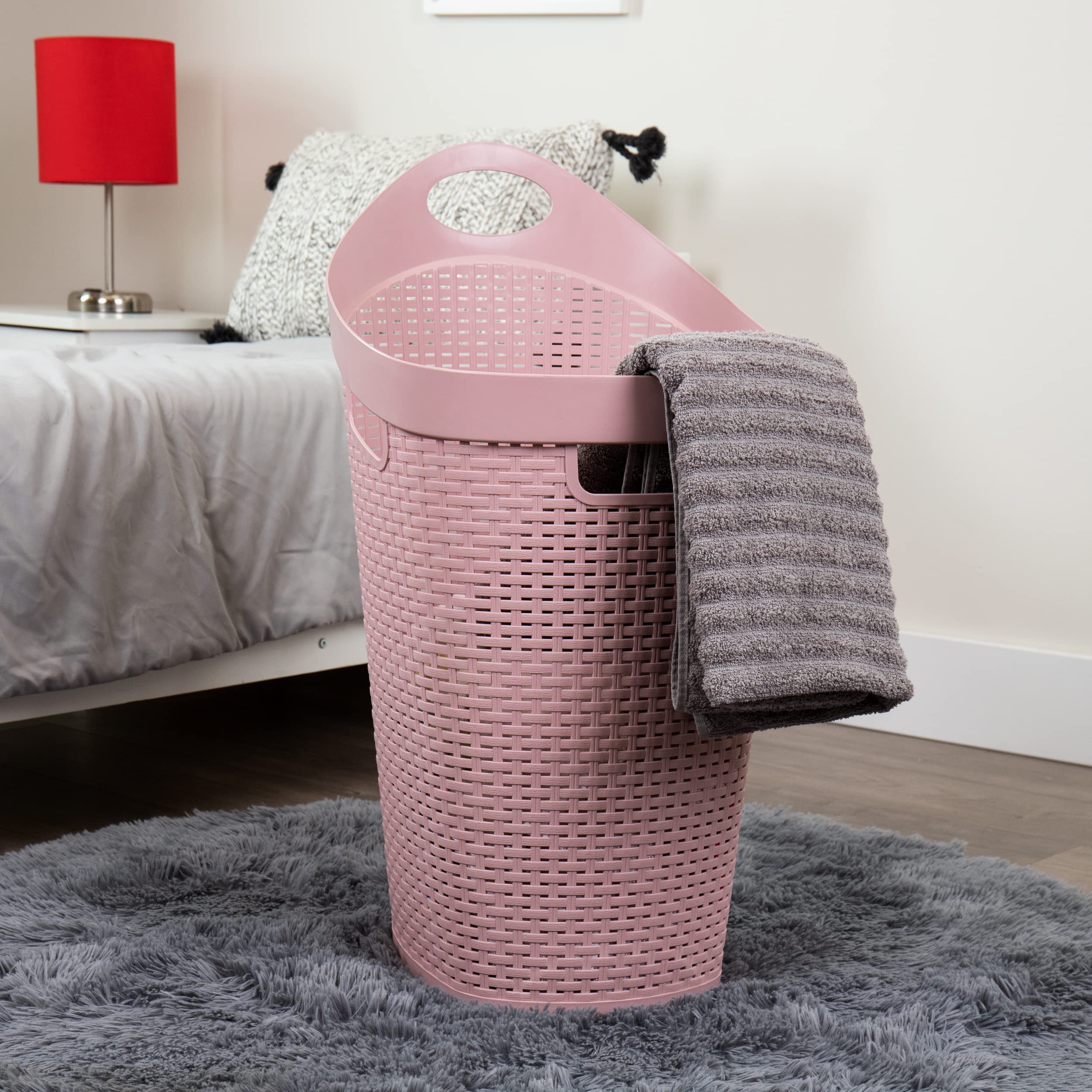Mind Reader Basket Collection, Mobile Laundry Hamper, 60 Liter (15g/33lbs) Capacity, Cut Out Handle, Ventilated, Integrated Castor Wheels, Pink