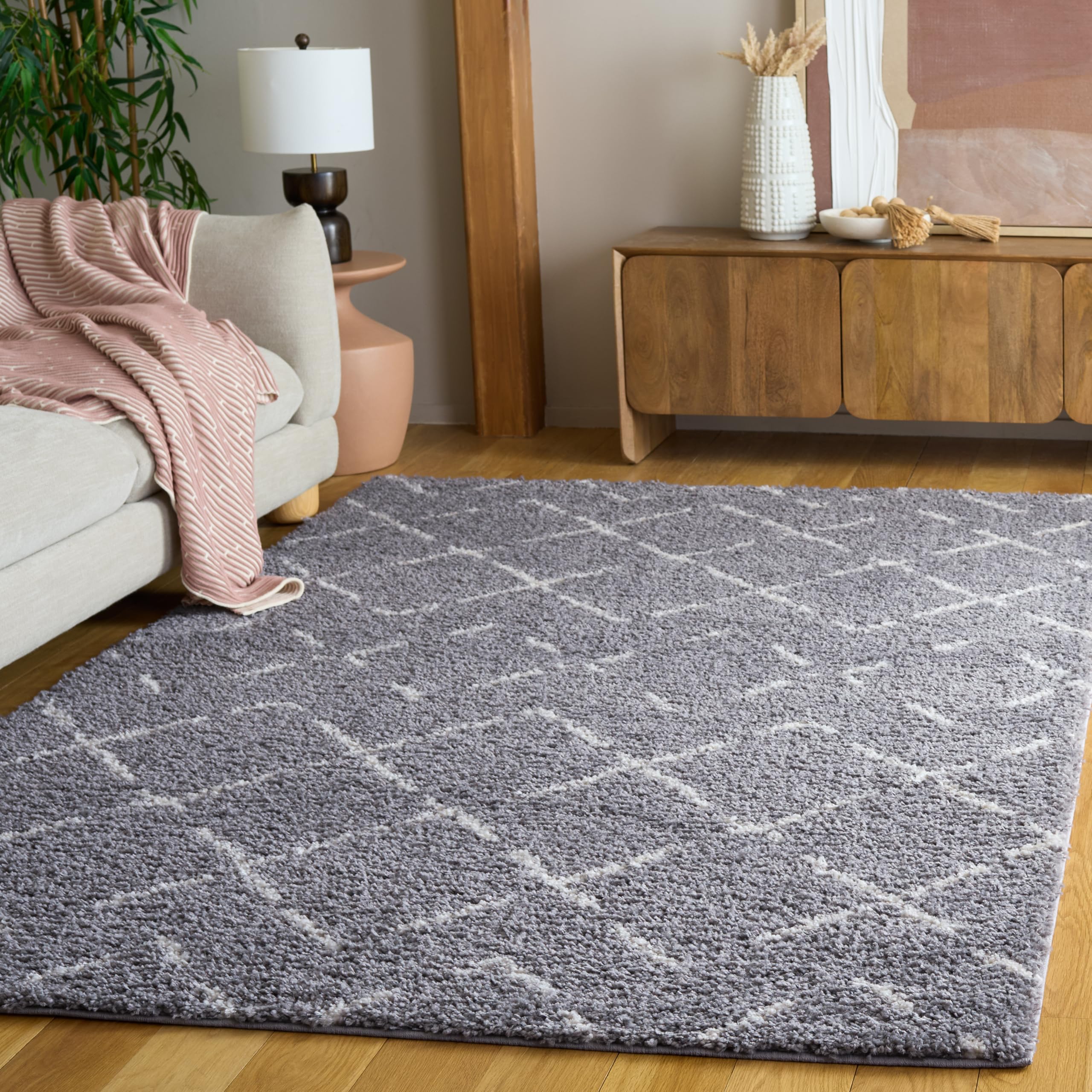 SAFAVIEH Arizona Shag Collection Area Rug - 6'7" x 9'2", Grey & Ivory, Moroccan Boho Design, Non-Shedding & Easy to Clean, Ideal for Living Room,