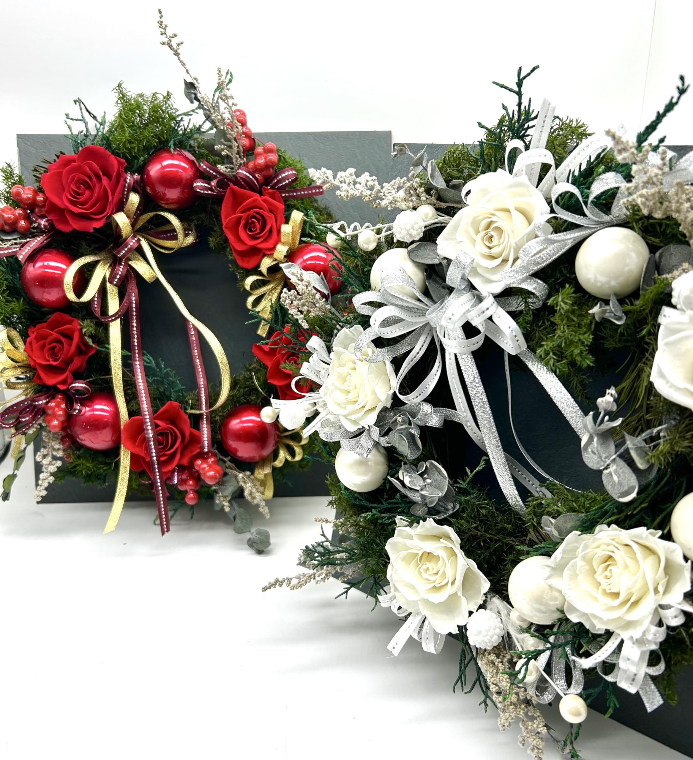 Amazon｜白い薔薇 クリスマスリース プリザーブドフラワーリース 