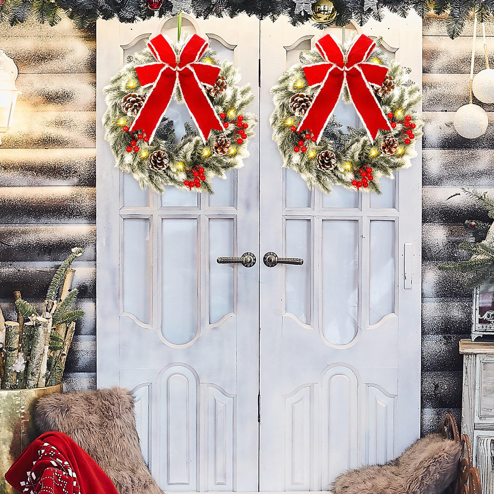 Corona iluminada de Navidad con piñas, bayas rojas y lazo rojo grande, corona de Navidad al aire libre con luces LED cálidas para decoración de Navidad, hogar, vacaciones de invierno (juego de 2)