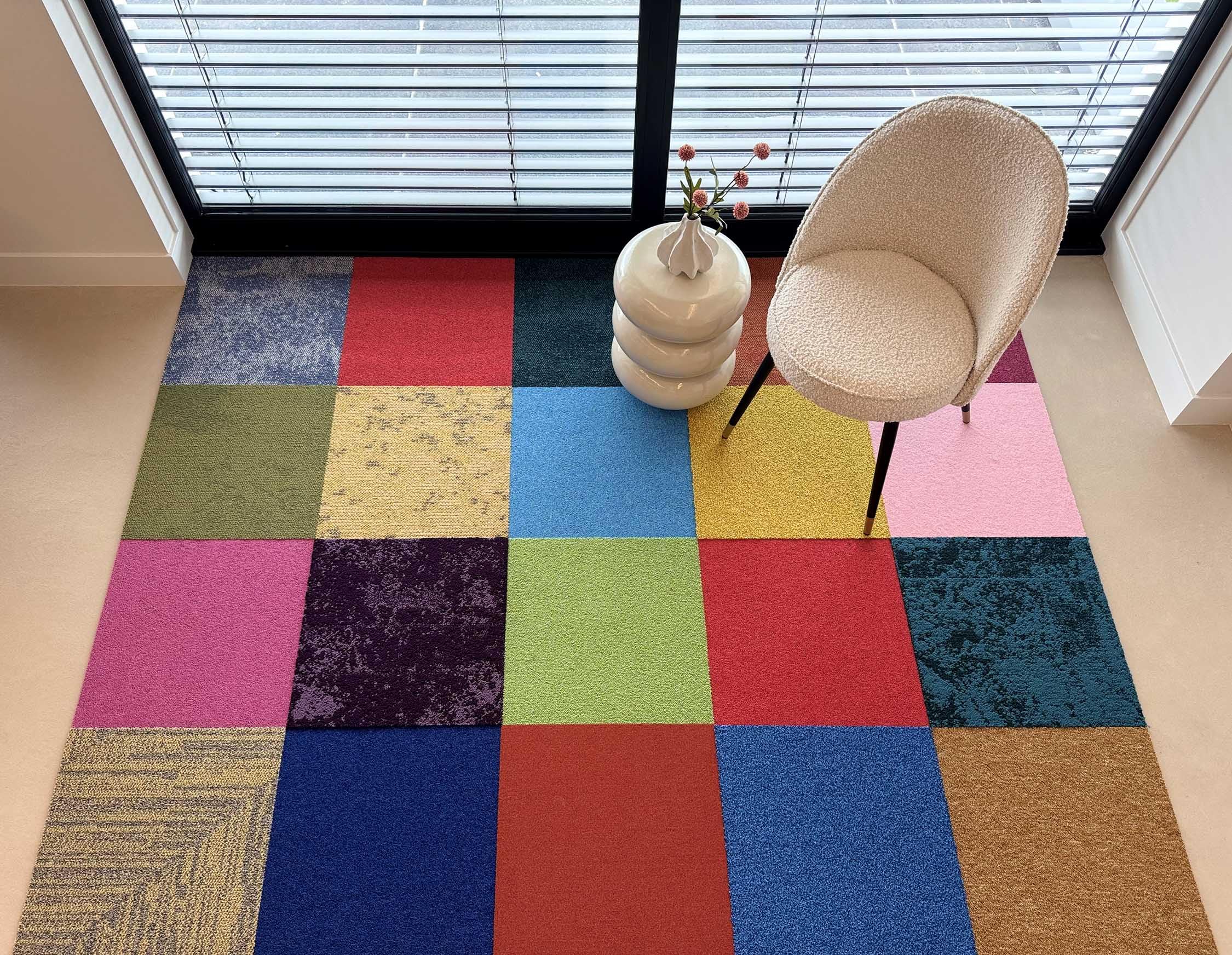 FVLFIL Teppichfliesen Shades of. by Interface | Selbstliegend Bodenfliesen Teppich | 50x50 cm | Pro Karton 16 Stück = 4m2 (Color) Y