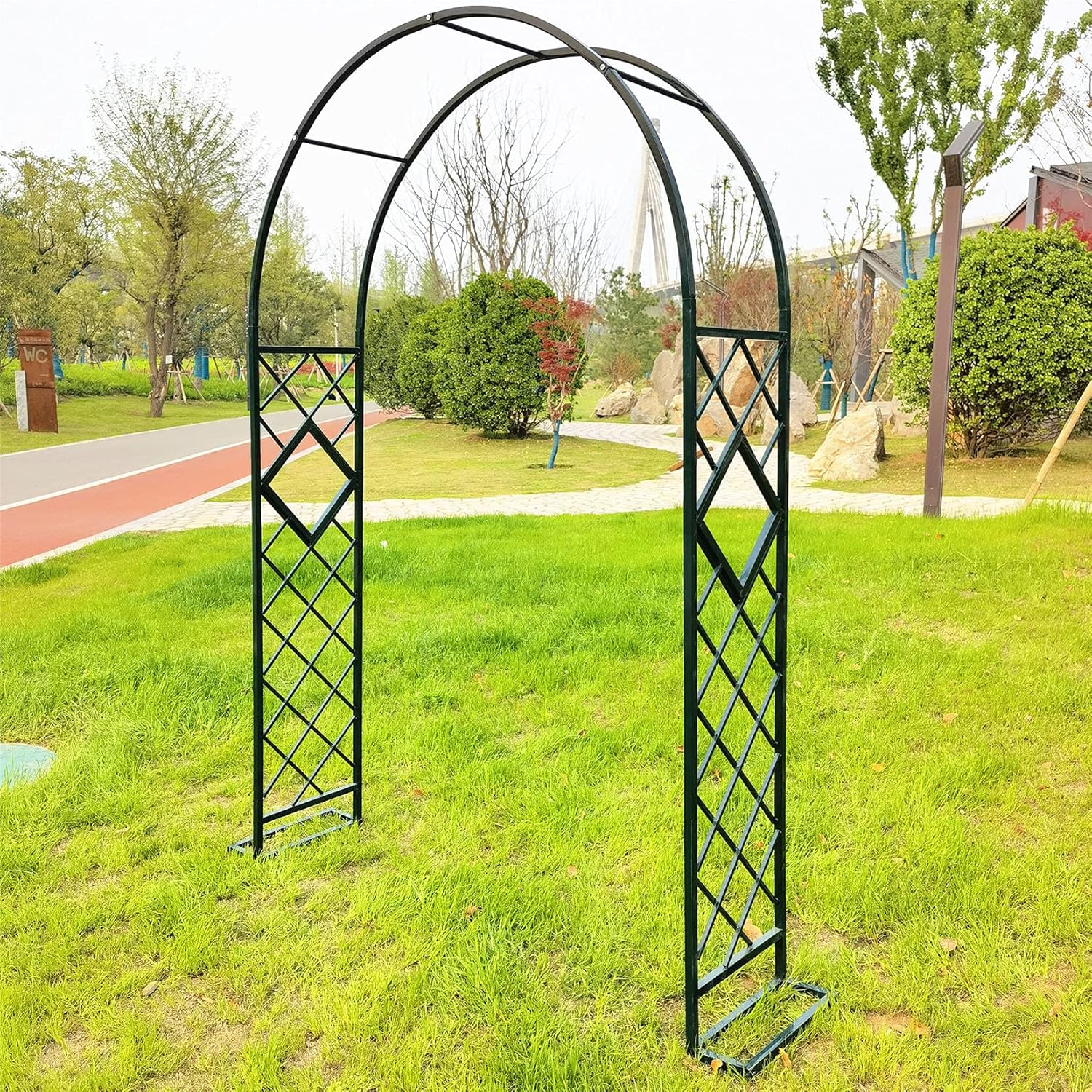 Amazon Co Jp 軽量の金属アーチ ガーデンアーチつる植物トレリスアーチウェイ 庭 裏庭 芝生 式典のための結婚式の結婚式の装飾 インストールが簡単 Diy 工具 ガーデン