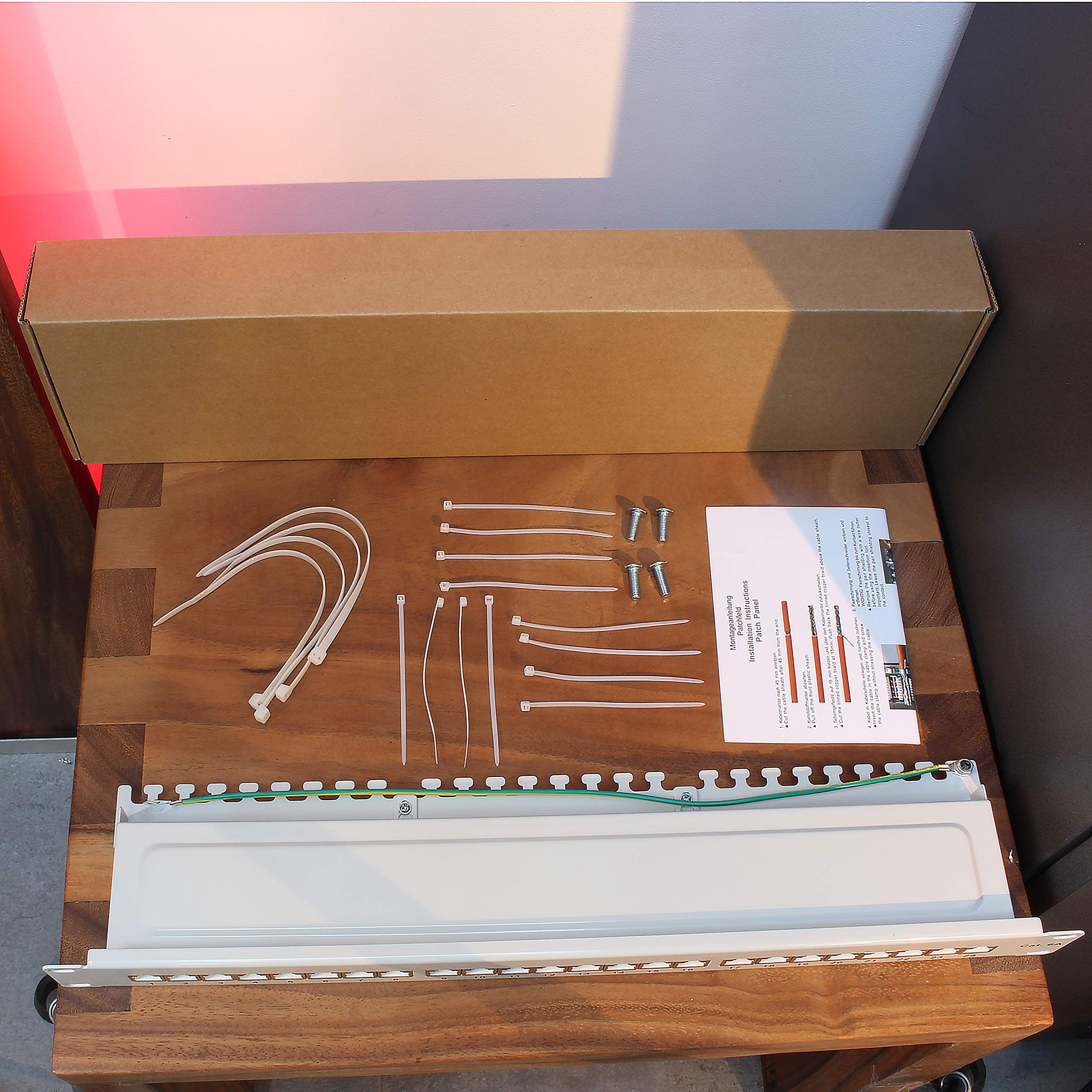 1aTTack.de Patch Panel CAT5 CAT6 CAT7 - Toma de red RJ45 Keystone (carcasa de metal CAT6a 24 puertos), color blanco