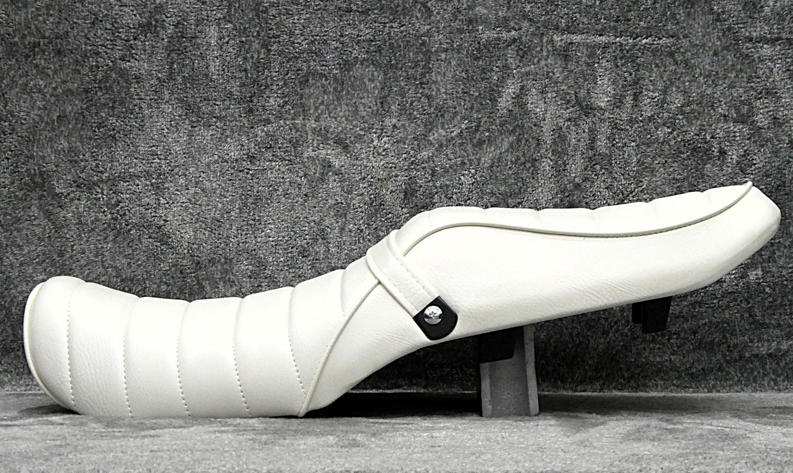 Amazon | バリオス2 用 白皮 タックロールシート/ホワイト レザー 完成