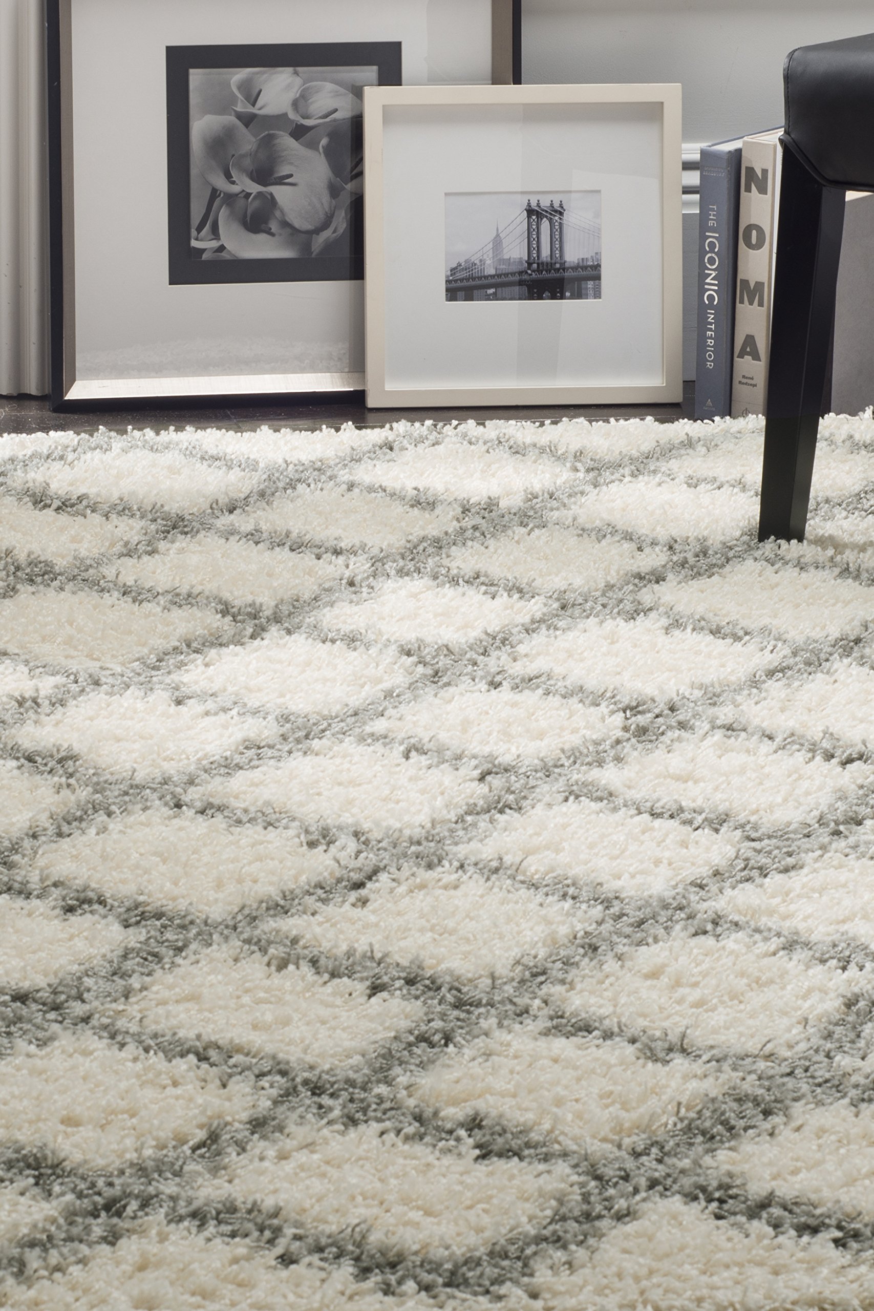 Safavieh Shaggy Indoor Woven Rectangle Area Rug, Dallas Shag Collection, SGD258, in Ivory/Grey, 122 x 183 cm for Living Room, Bedroom or Any Indoor Space