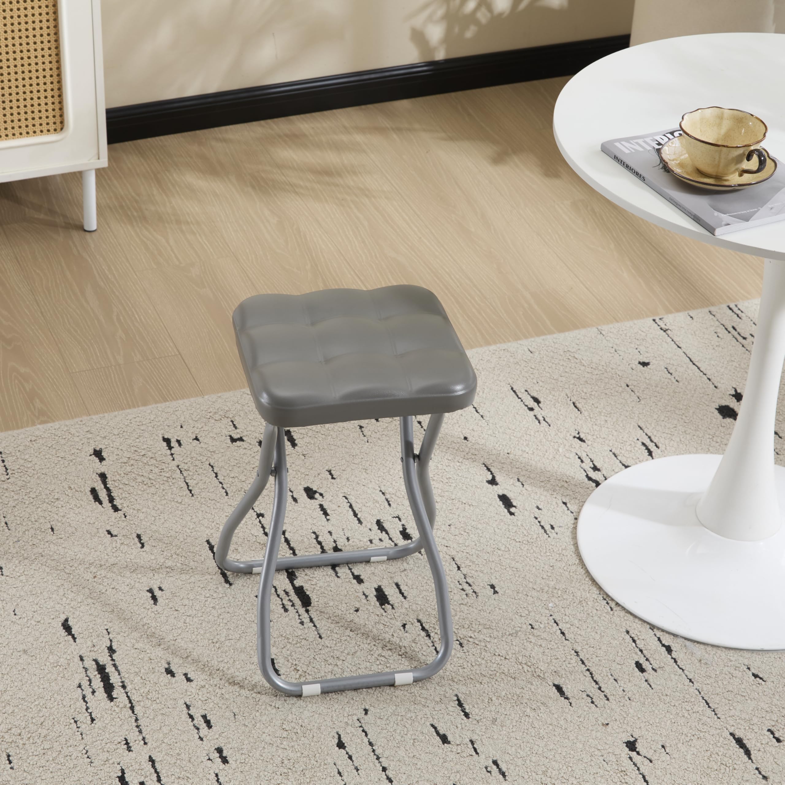 Balama Sgabello di design, altezza seduta 50 cm, metallo grigio pieghevole, imbottito con blocco di sicurezza, guida per pavimento e robusta ecopelle