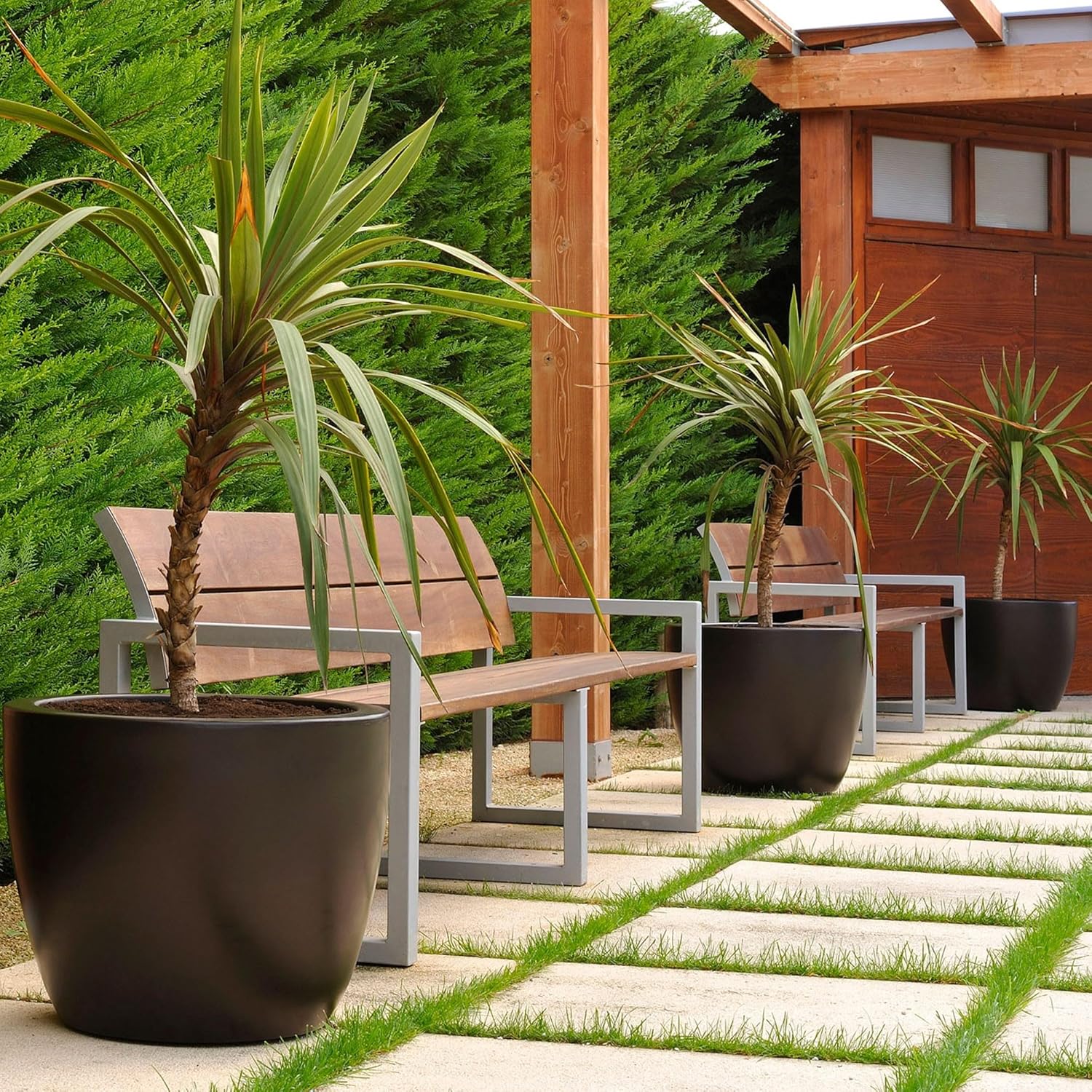 WELL HOME MOBILIARIO & DECORACIÓN Planter Model Ordesa Ø30x34 Bronze