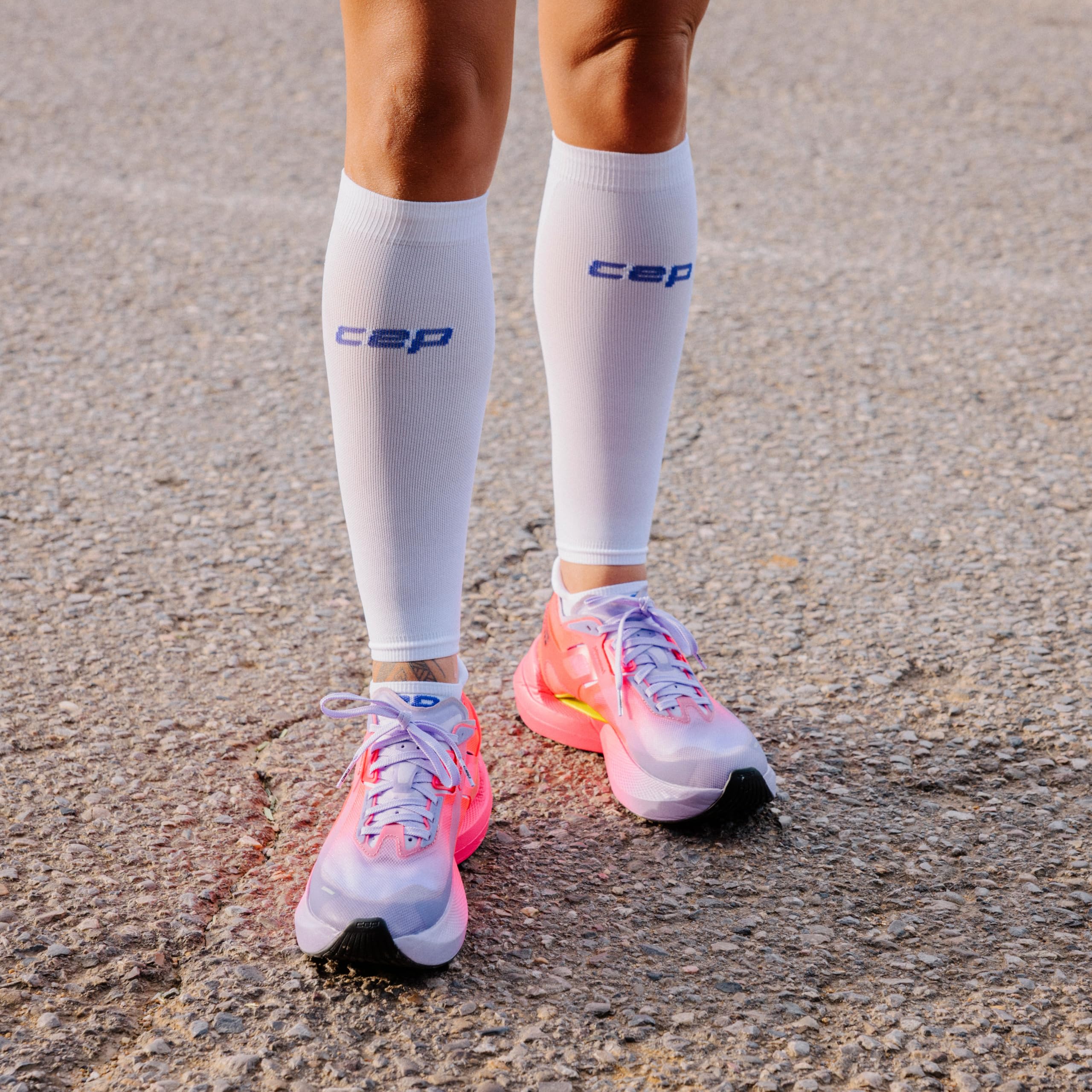 CEP Damen Core Run Ultralight 20-30 mmHg Wadenbandagen – Leistungskompressionsunterstützung, schnelltrocknend zum Laufen
