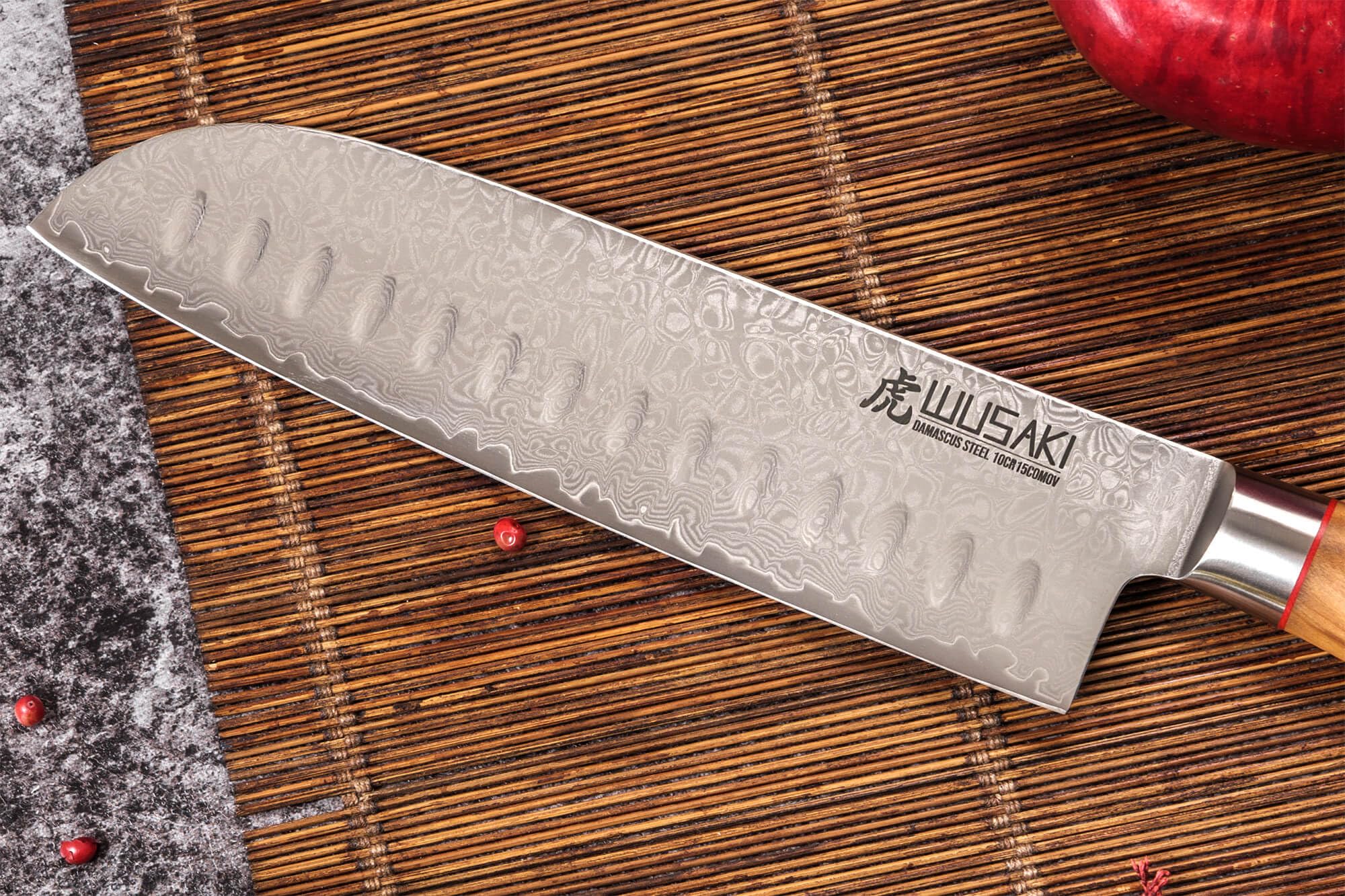 Wusaki Fujiko - Couteau Santoku 18cm design japonais lame damas 10CR manche bois d'olivier - Vendu dans un coffret