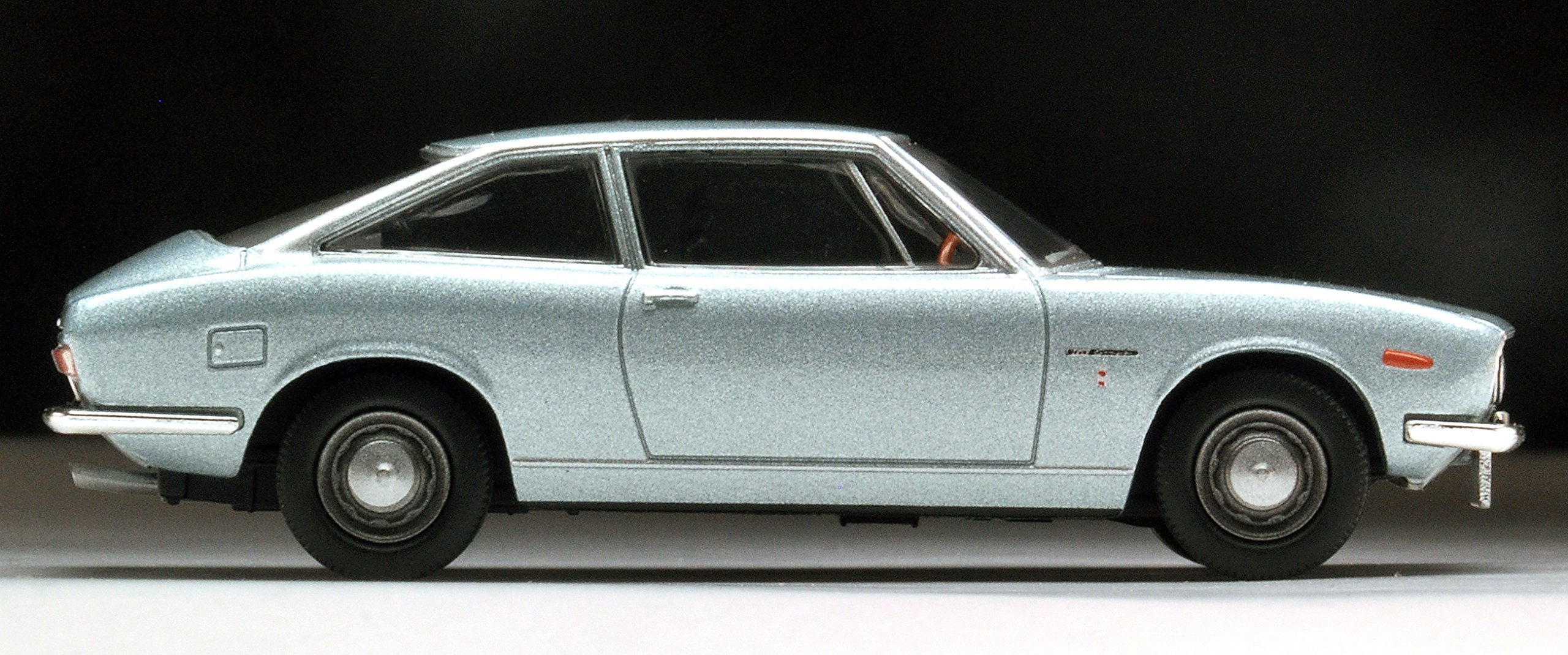 Amazon | トミカリミテッドヴィンテージ 1/64 LV-172a いすゞ117クーペ