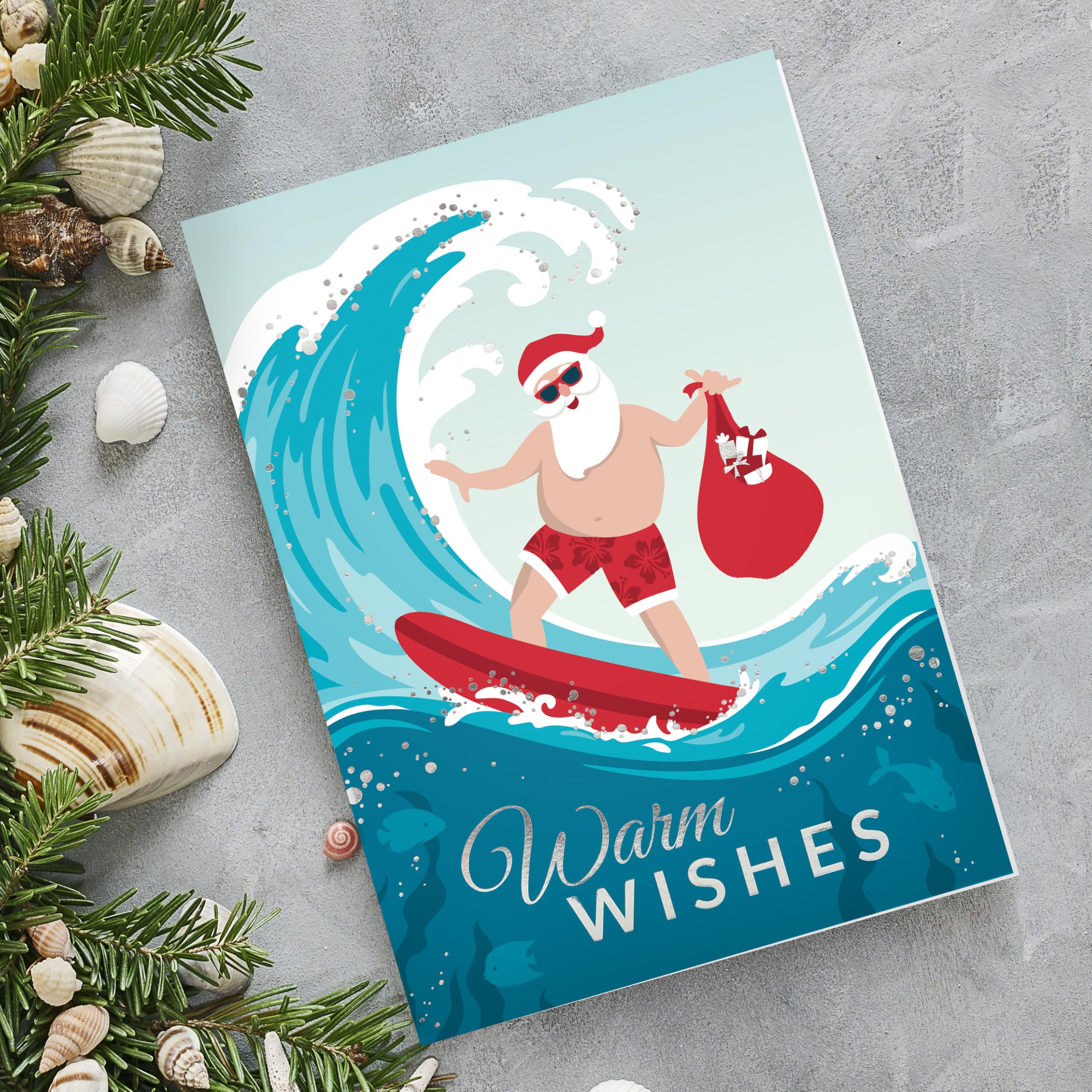 Masterpiece Surfing Santa Weihnachtskarten, 16 Boxed Beach Holiday Cards mit Silberfolien-Akzenten und passenden Umschlägen, 14 x 19 cm, gefaltete warme Wünsche Winterurlaub-Grußkarten mit Innentext