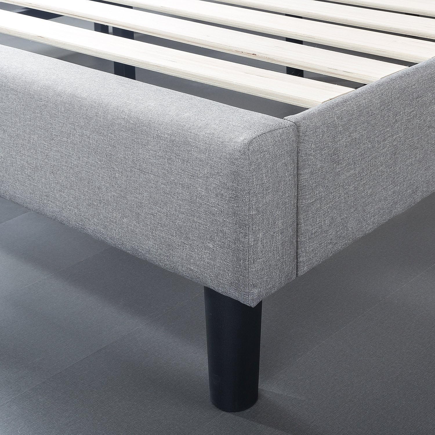Zinus Lyon Upholstered Button Tufted Platform Bed / Mattress Foundation / Easy Assembly / Strong Wood Slat Support, Queen