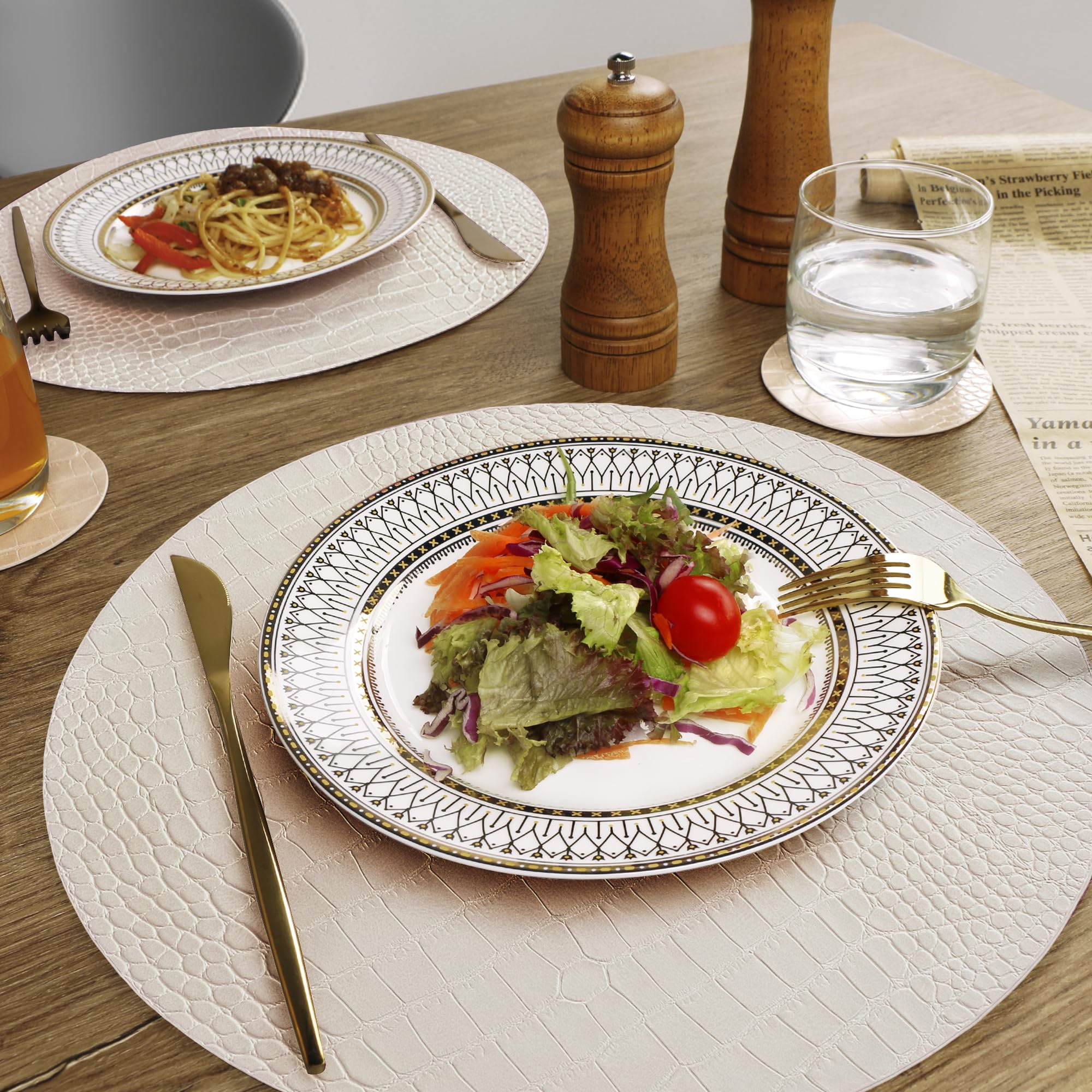 Lot de 4 sets de table ronds en cuir pour tables rondes, blanc, faciles à entretenir, pour décoration intérieure, 33 cm de diamètre