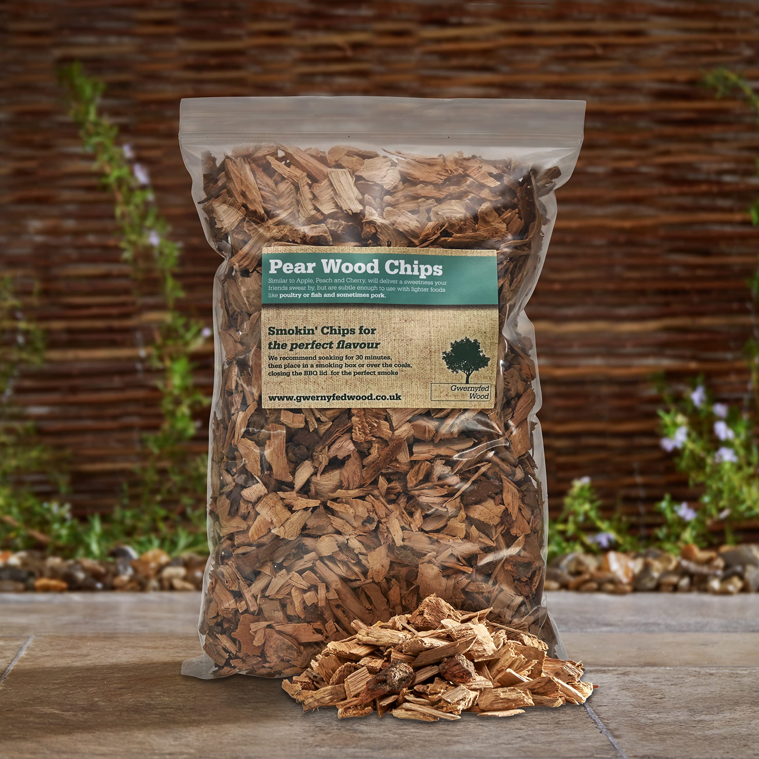 Gwernyfed Wood Green Pear Bbq Smoking/Smoker Wood Chips 3 Litre - (24 Great Flavours Available 100% Natural With Nothing Added) (Pear)