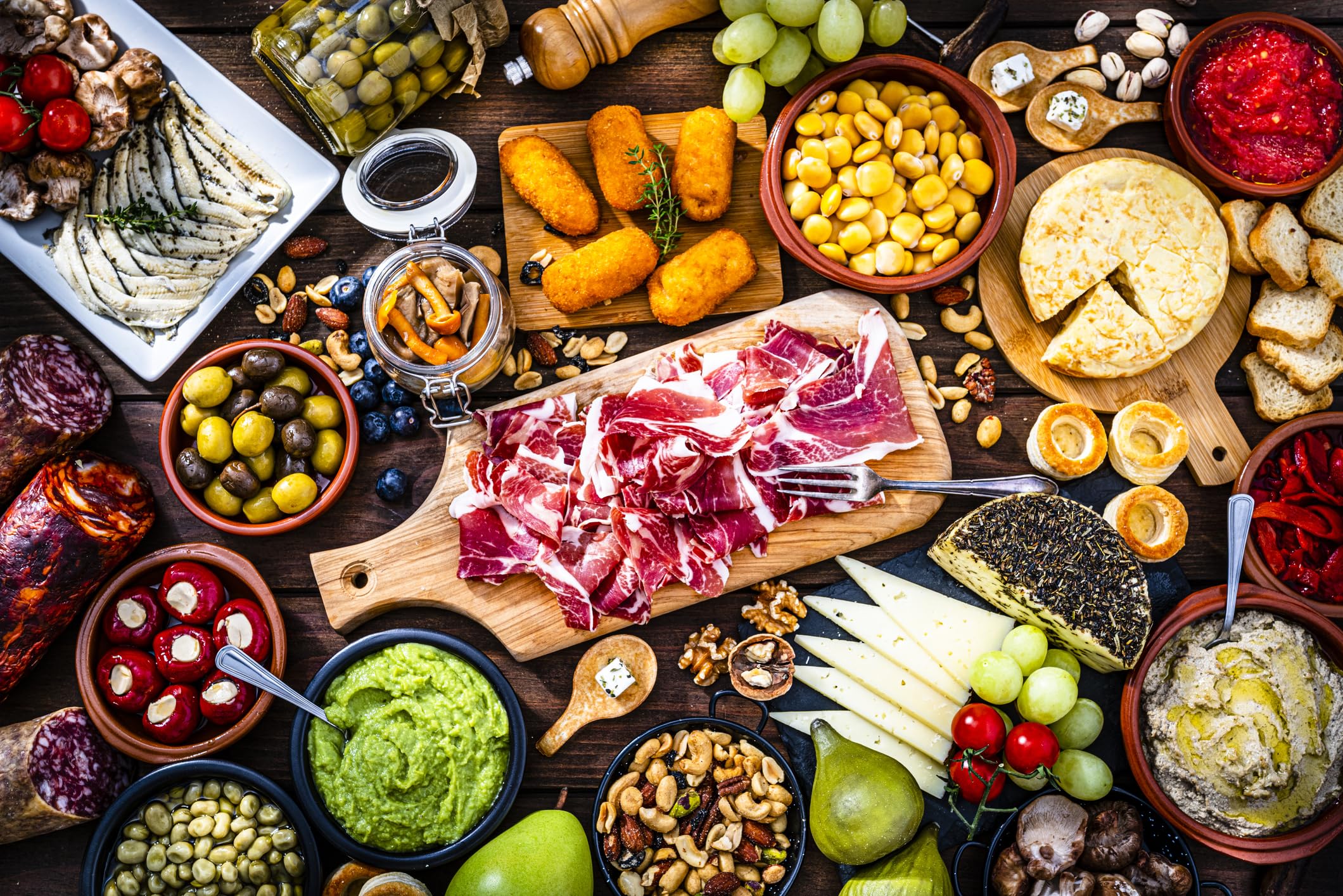 Hymor spanischer Schinken Reserva – 1x ca. 7,5kg – spanische Spezialität, Vorderschinken mindestens 12 Monate gereift, ganzer Jamon Schinken mit Knochen, aus dem besten Stück vom weißen Schwein