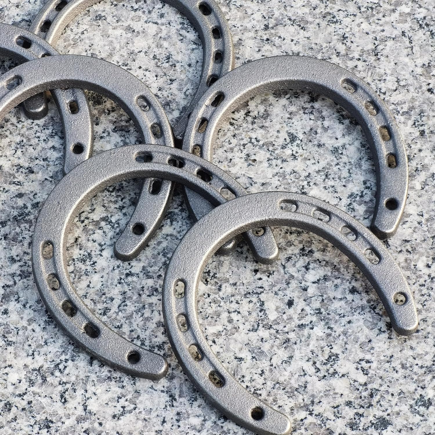 ZSHIGANMA Cast Iron Horse Shoes for Decorations, Durable Good Lucky Horseshoe for Wall Décor, Indoor, Outdoor, Cowboy, Western, Wedding, Birthday Party Favors Supplies (1)