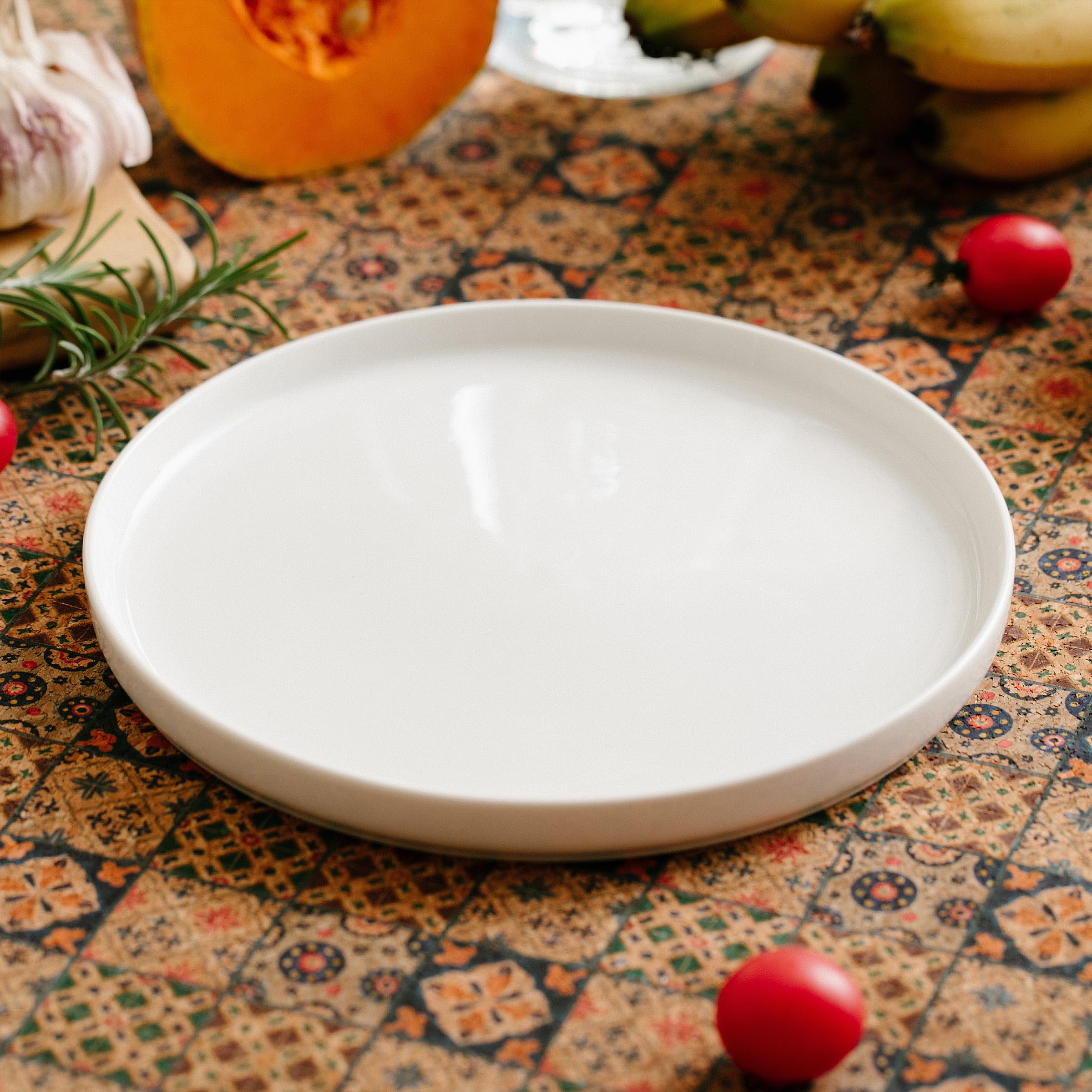 BTaT- Platos de postre blancos, juego de 12, 8.2 pulgadas, platos pequeños para aperitivos, platos pequeños, platos pequeños de cerámica, platos blancos pequeños, platos de postre de porcelana, platos