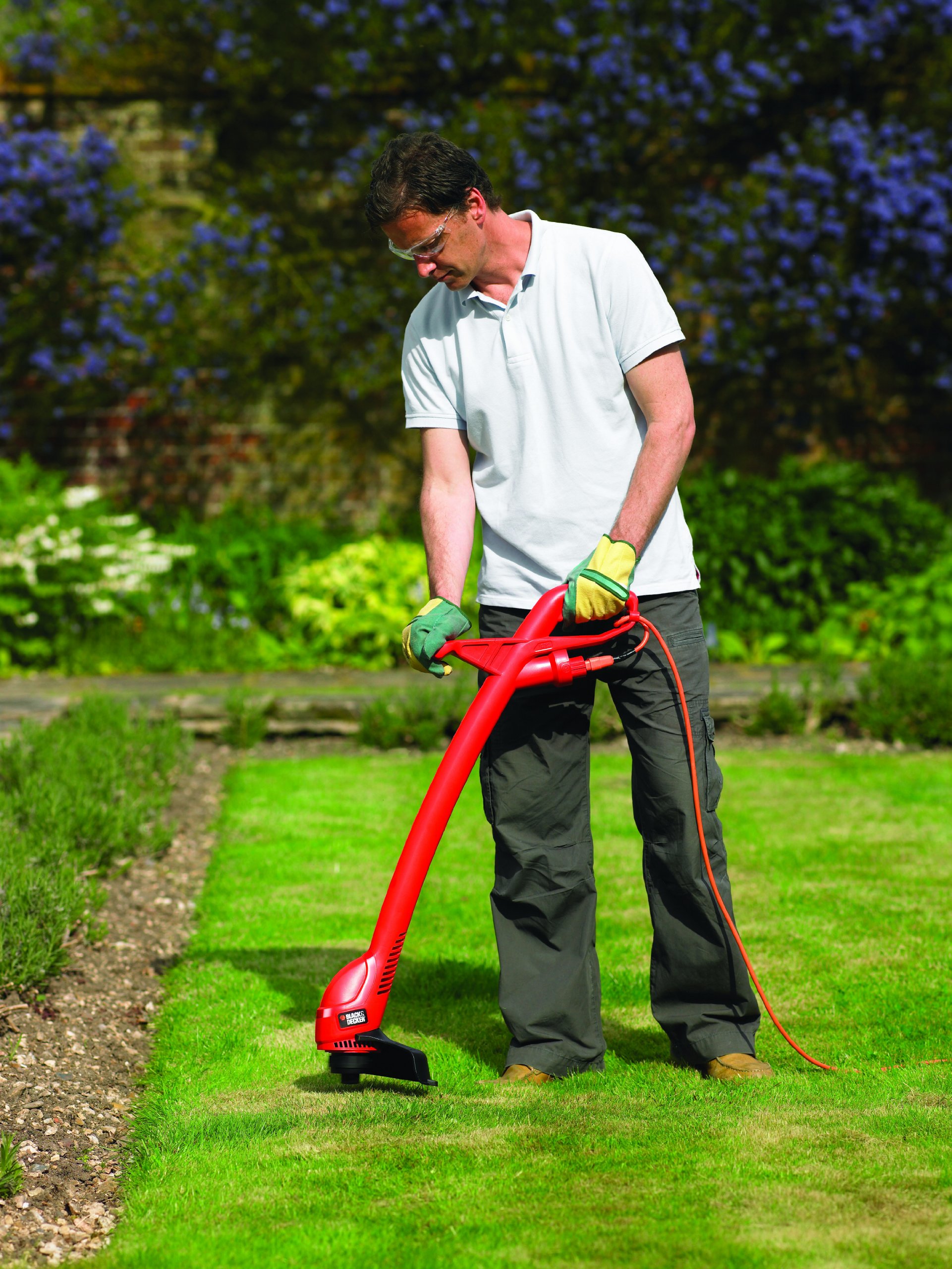 BLACK+DECKER Coupe-Bordures Filaire 350W, Coupe-Bordures Electrique 25 cm avec 2 Poignées, Déroulement du Fil par Frappe au Sol, Transmission Directe, Livré avec 2 Bobines de Fil, GL360SB-QS Orange