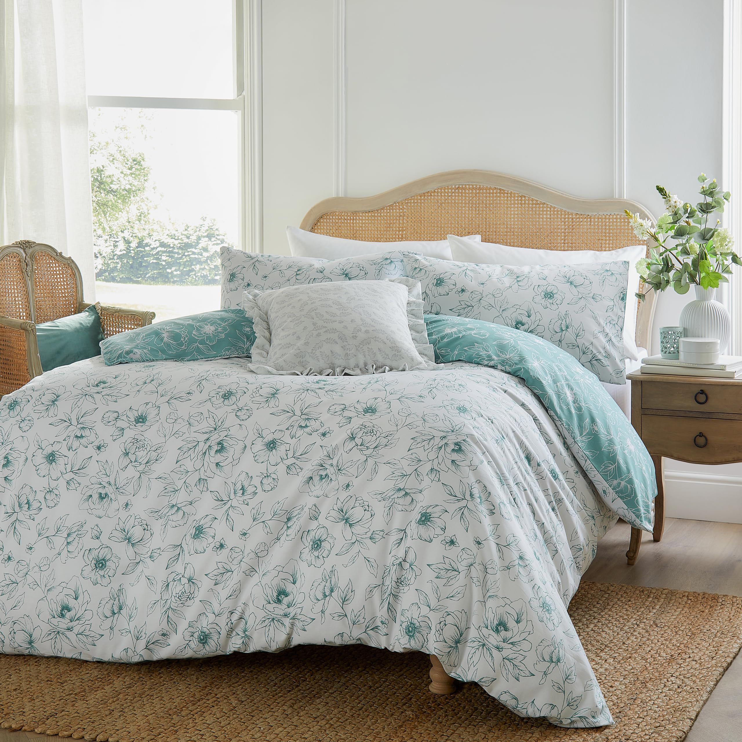 Wylder - Bella Reversible Floral Duvet Cover Set - Super King - Blue