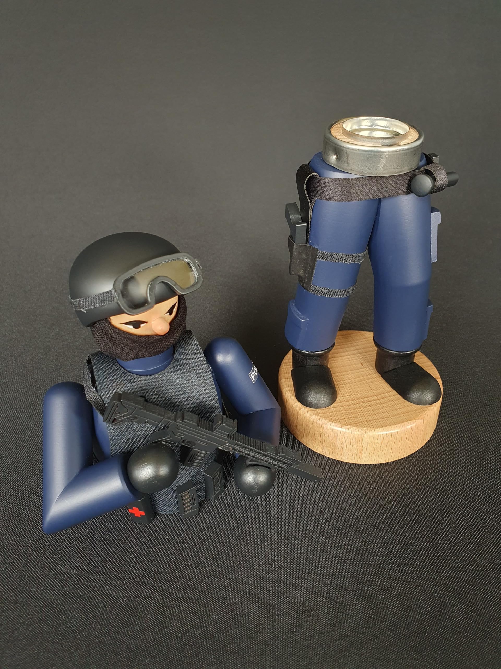 Räuchermännchen Polizist in Schutzausrüstung, 24 cm, Original Erzgebirge