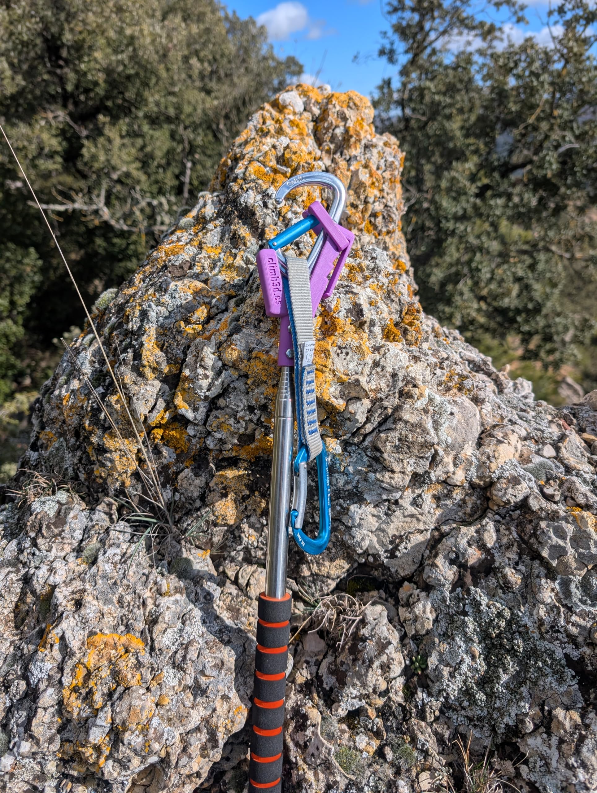 Climb3D Clipstick – Extensor de Escalada Impreso en 3D, Ultraligero y Compacto (3 m Extensible, 43 cm Plegado, 180 g) — view 3