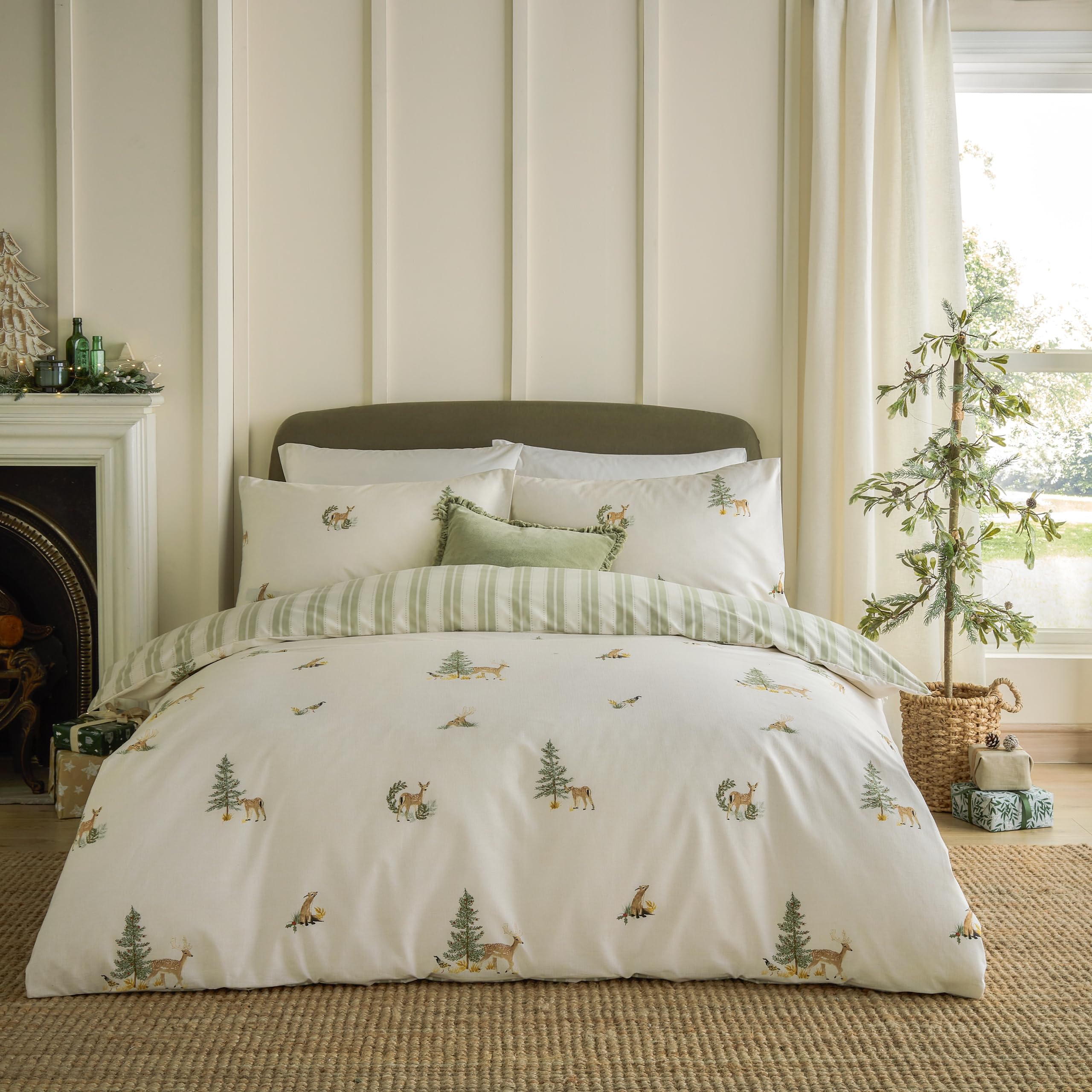 Wylder Charlecote Duvet Cover Set – Reversible 100% Cotton Wildlife Print Bedding with Stripe Reverse (Green/Natural - King) — image 1