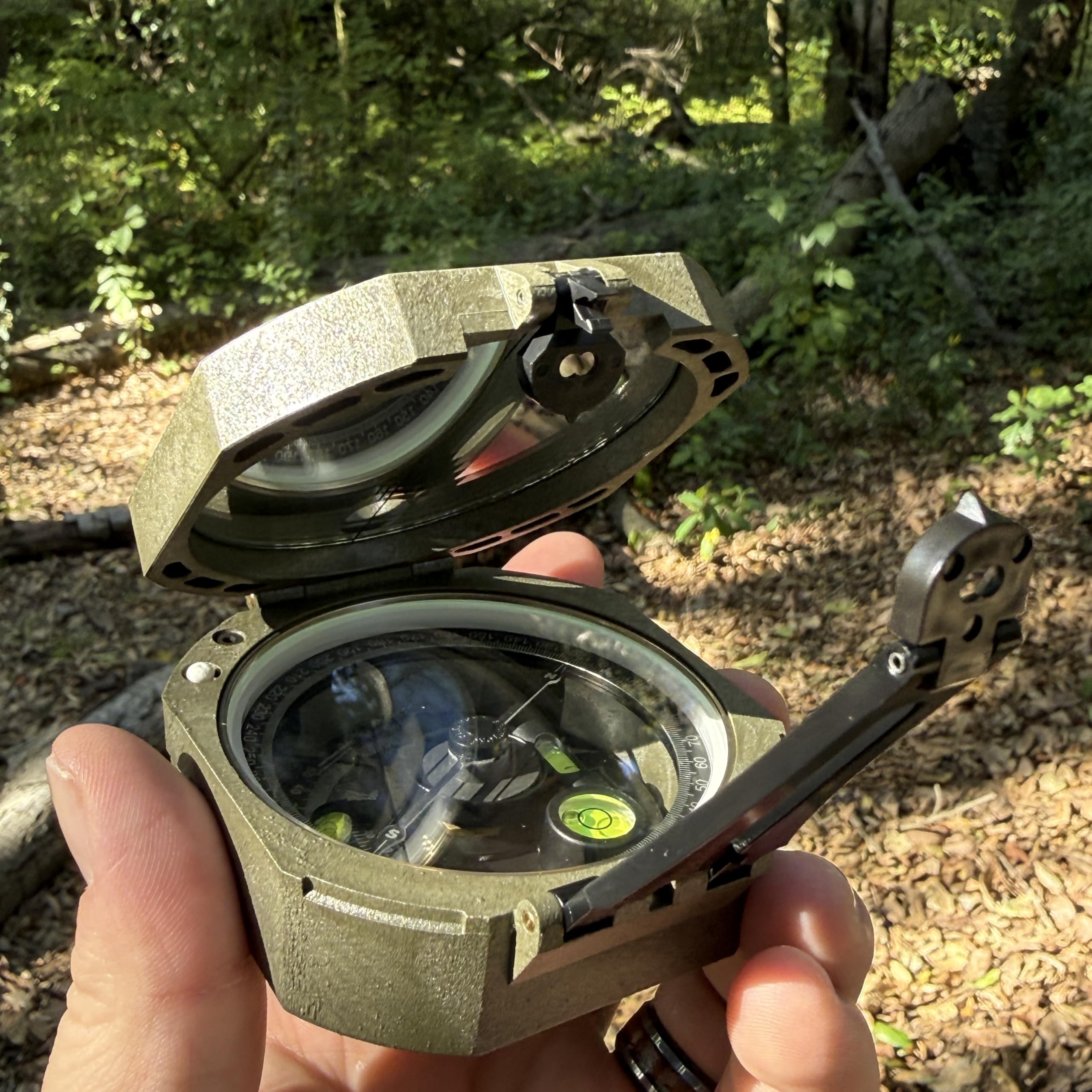Brunton Standard Pocket Transit (Tactical Edition) - Boussole de navigation terrestre professionnelle en aluminium avec aiguille amortie par induction, clinomètre et 0-360 degrés Azimut - Fabriqué aux