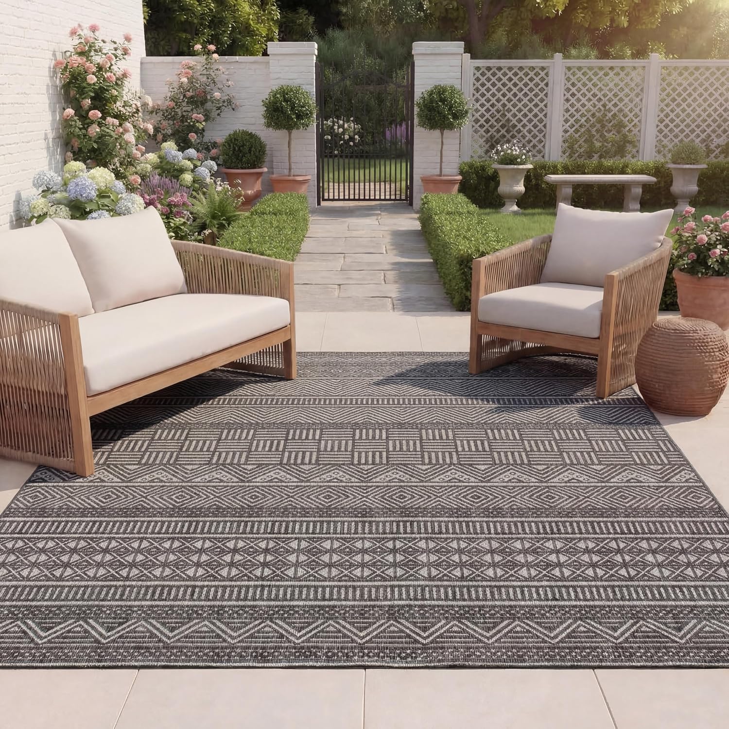 SAFAVIEH Washable Rug Outdoor Beach House Collection - 8' x 10', Charcoal & Grey, Non-Shedding & Easy to Clean, Ideal for Patio, Backyard, Mudroom (BHS288H)
